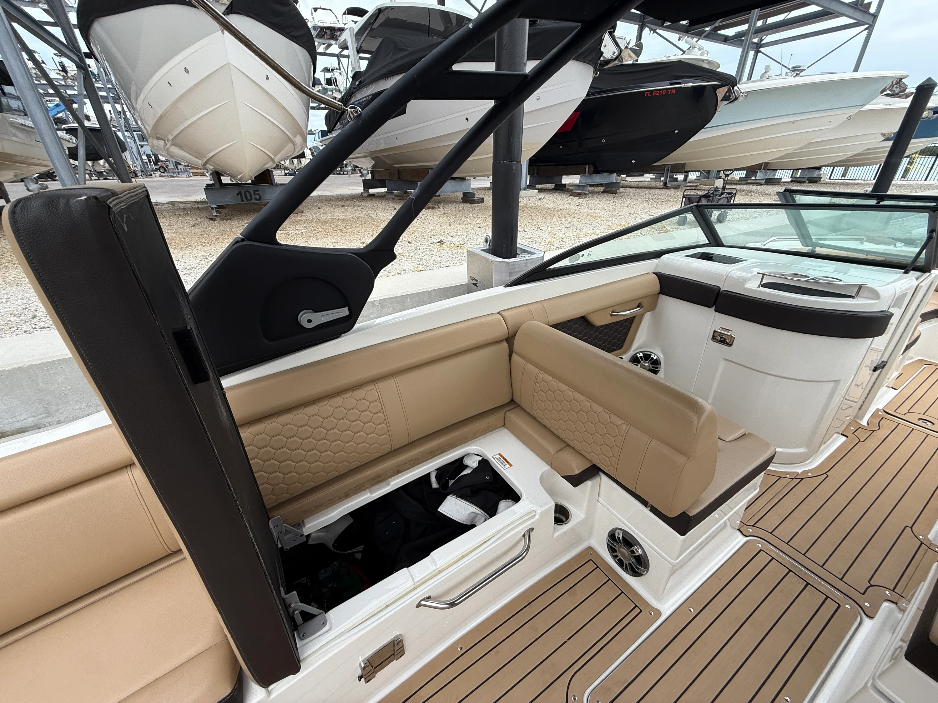 2022 Sea Ray SDX 270 Outboard Image Thumbnail #28