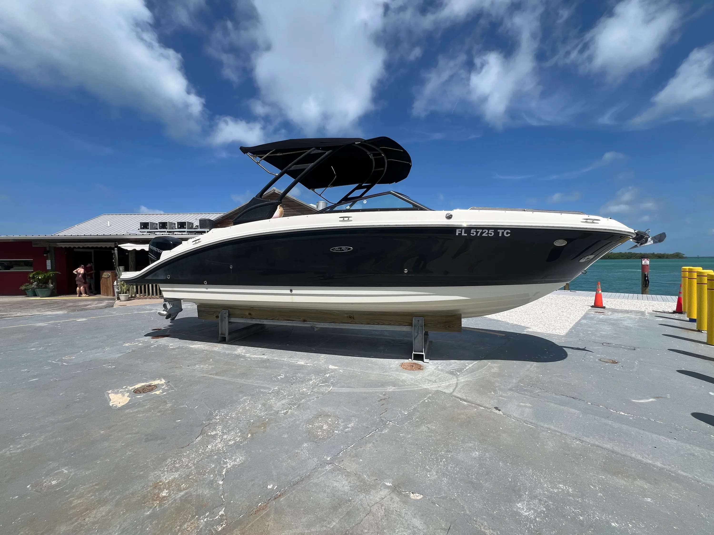 2022 Sea Ray SDX 270 Outboard Image Thumbnail #1