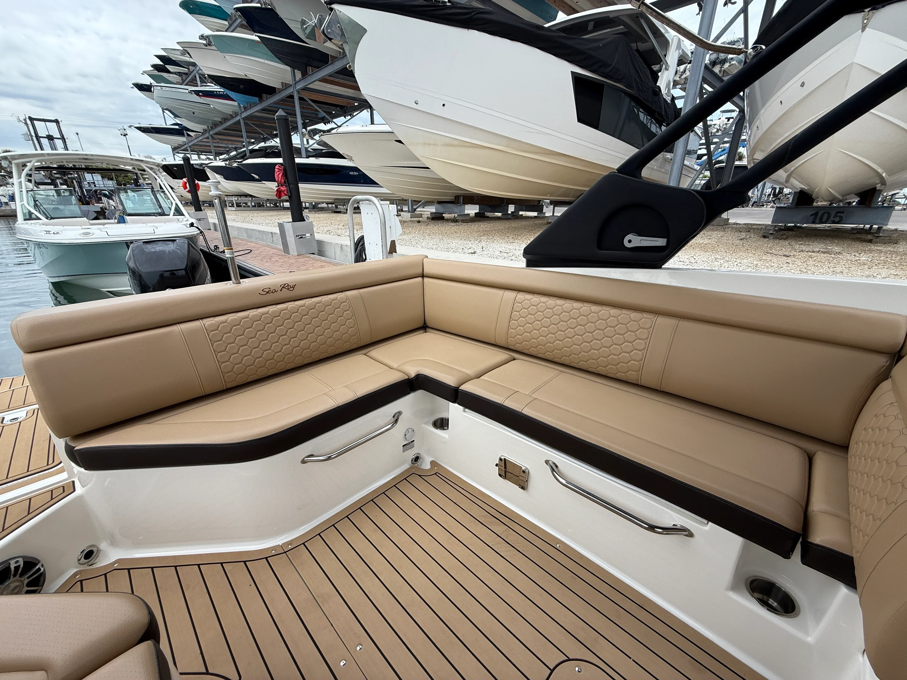 2022 Sea Ray SDX 270 Outboard Image Thumbnail #21