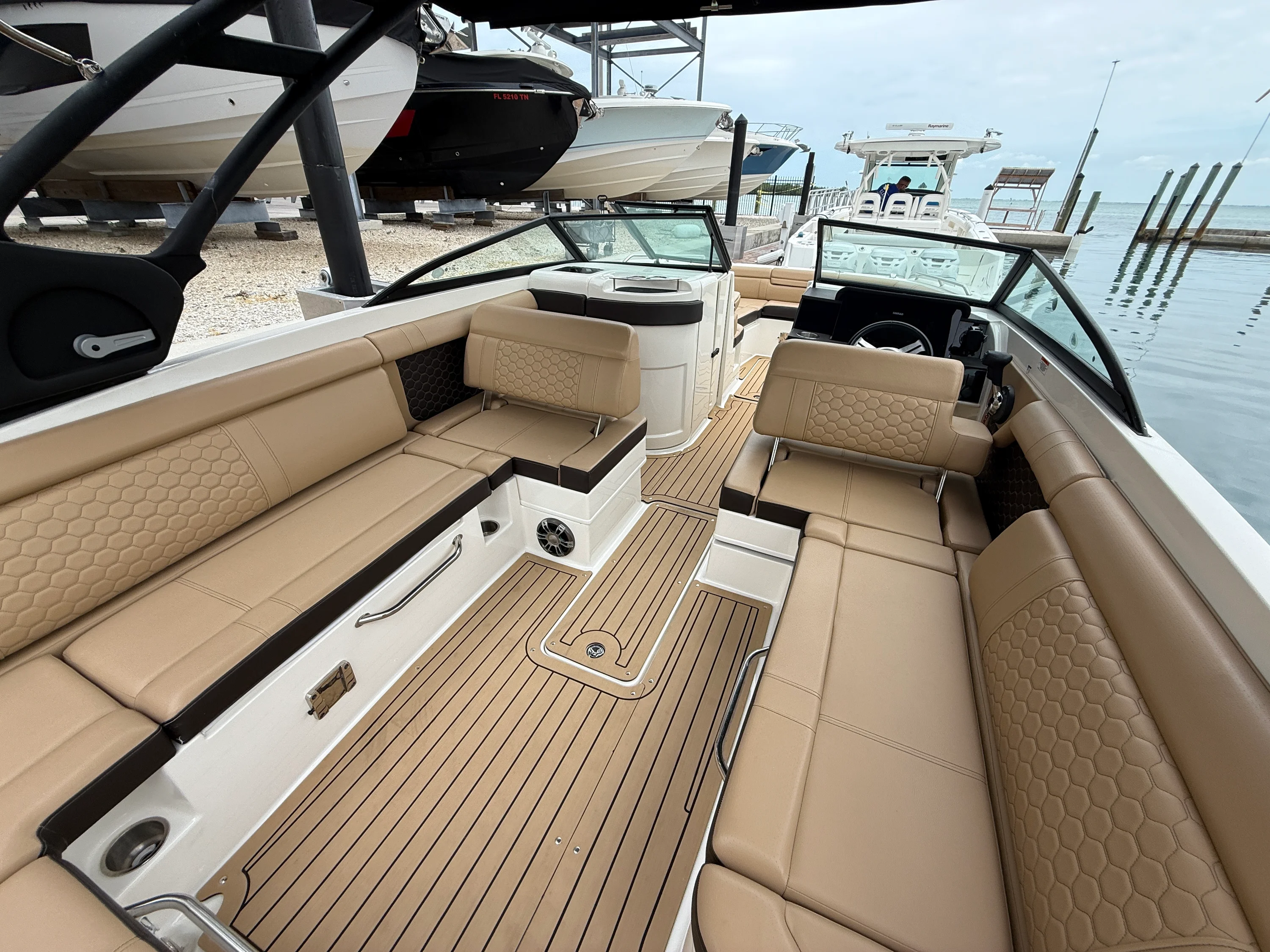 2022 Sea Ray SDX 270 Outboard Image Thumbnail #26