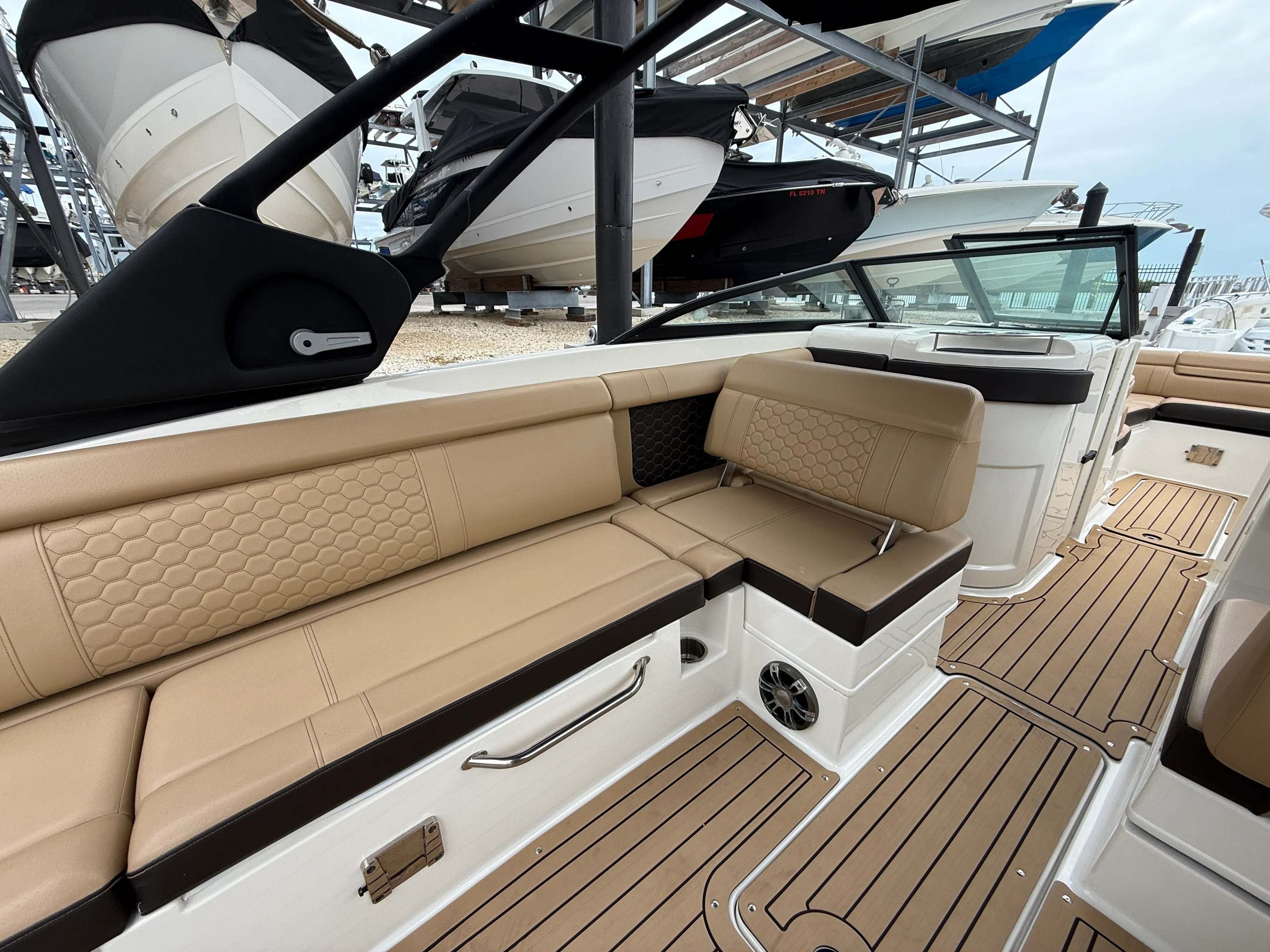 2022 Sea Ray SDX 270 Outboard Image Thumbnail #23