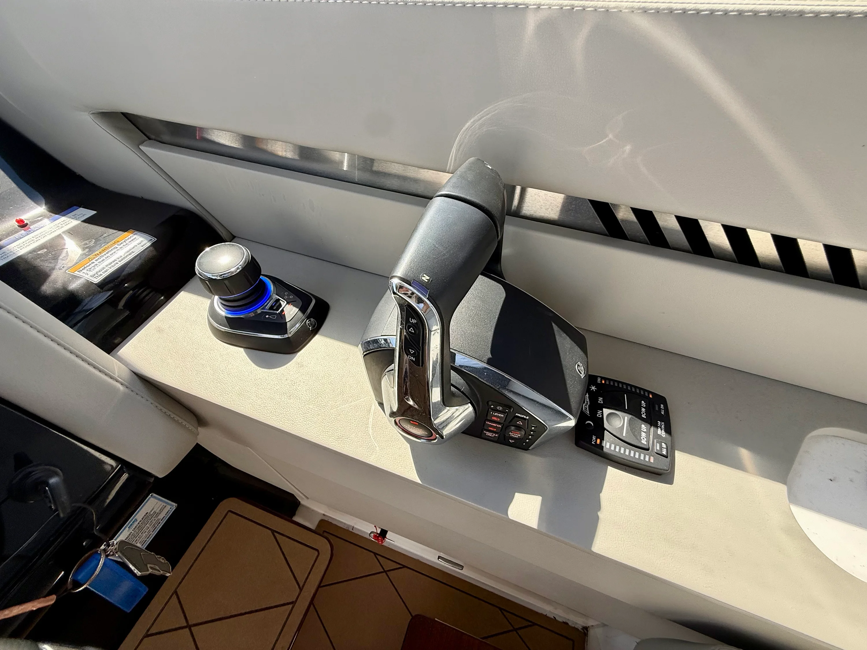 2024 Cruisers Yachts 42 GLS OB Image Thumbnail #37