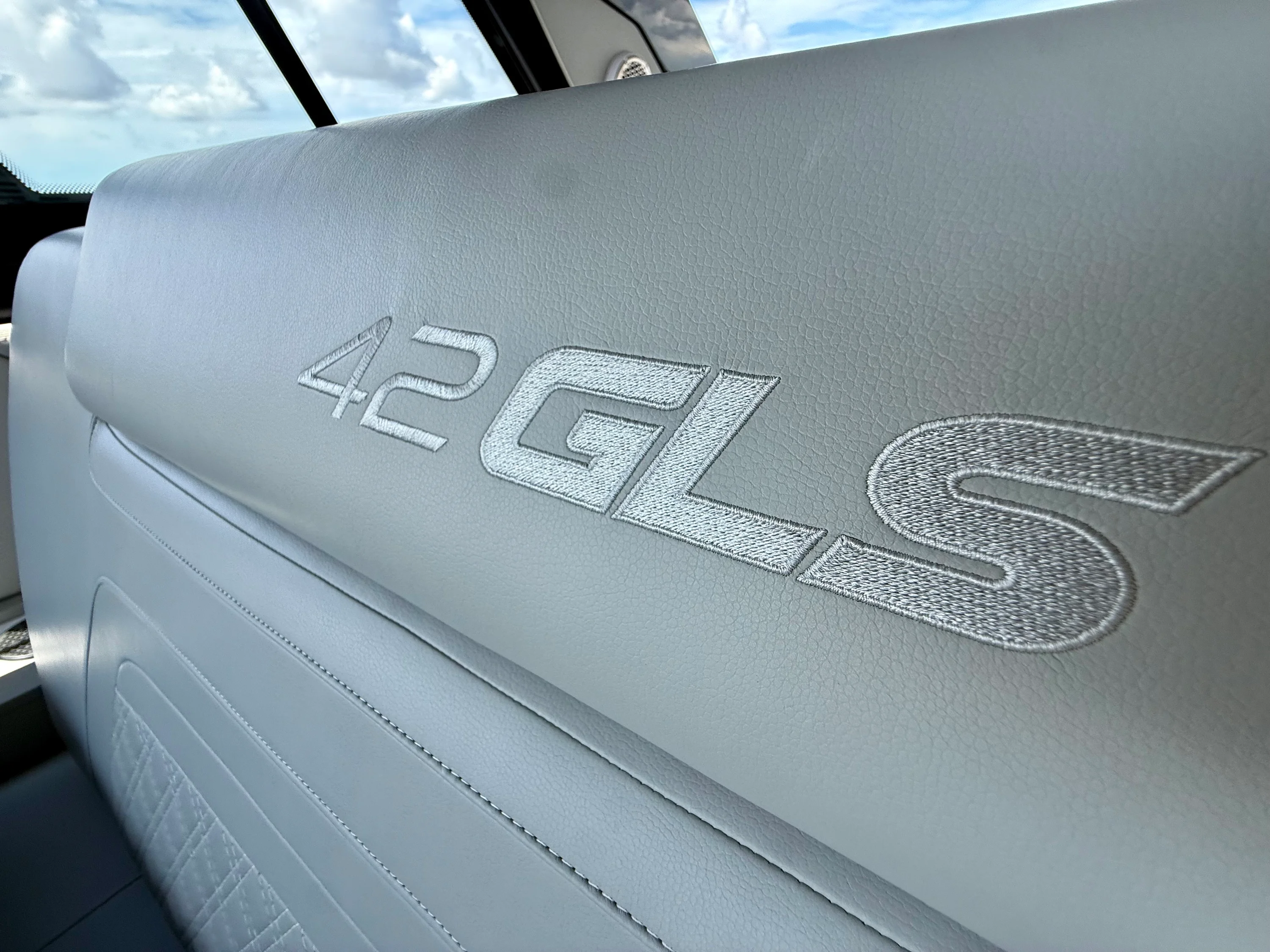 2024 Cruisers Yachts 42 GLS OB Image Thumbnail #42