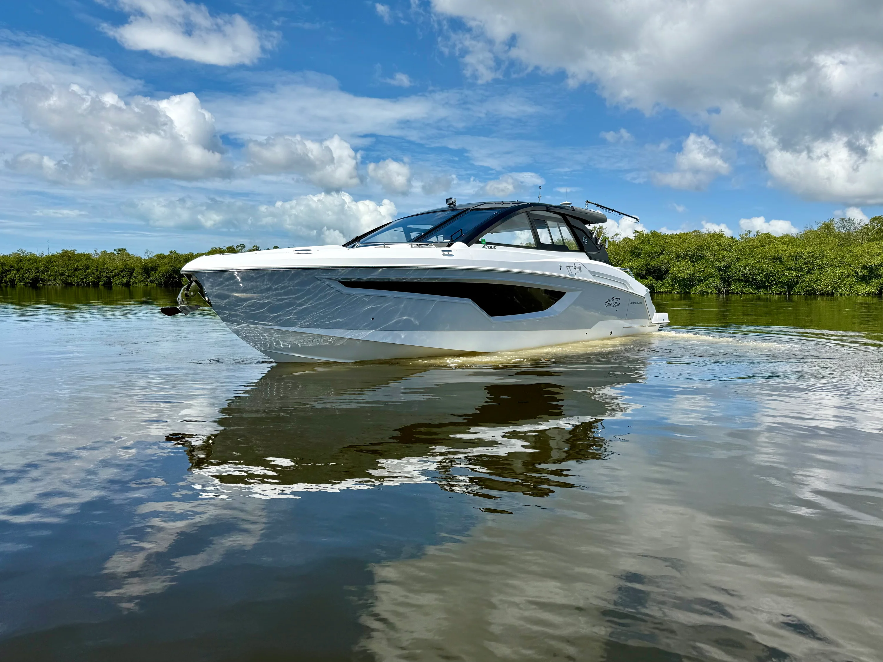 2024 Cruisers Yachts 42 GLS OB Image Thumbnail #8
