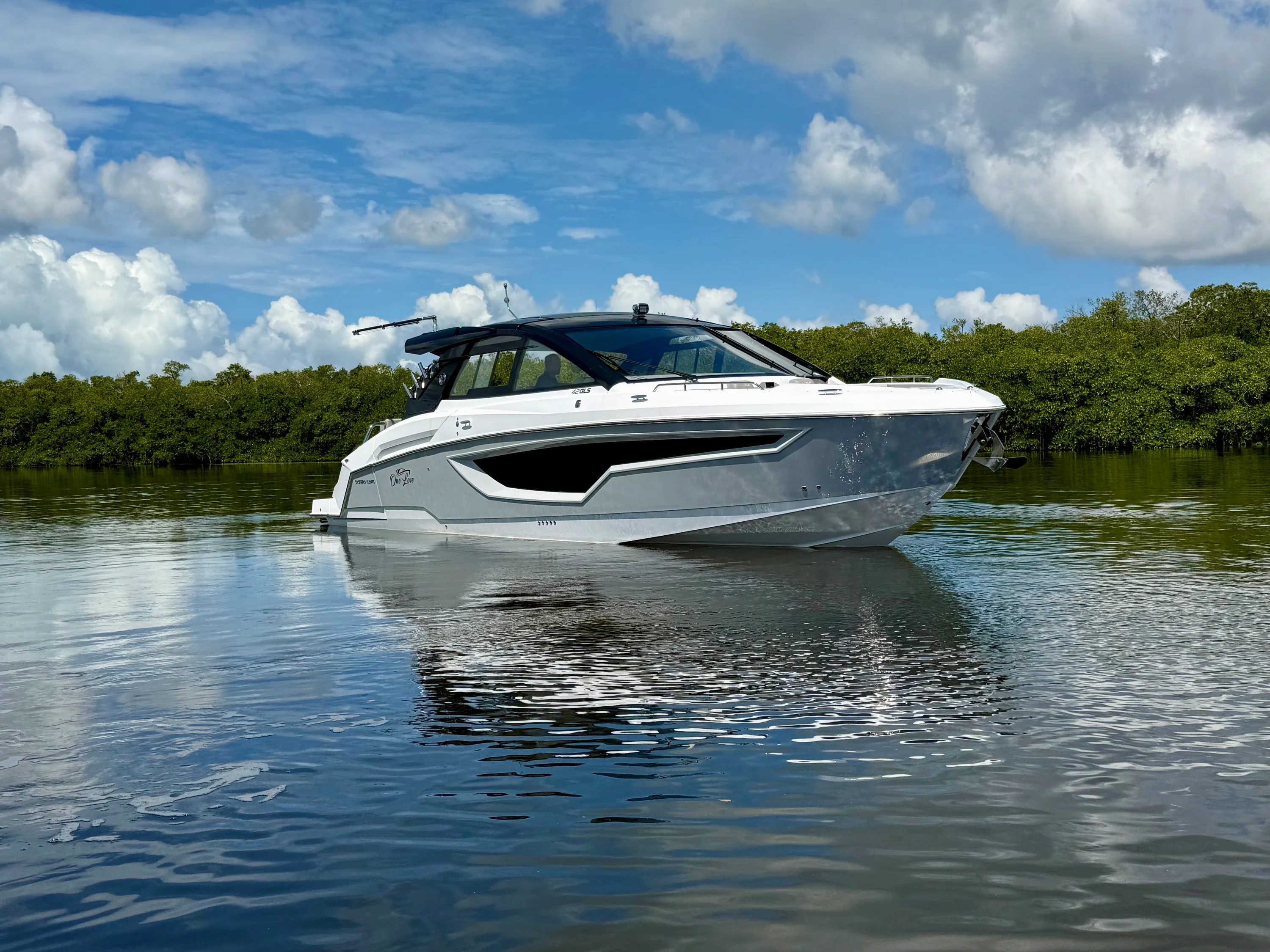 2024 Cruisers Yachts 42 GLS OB Image Thumbnail #1
