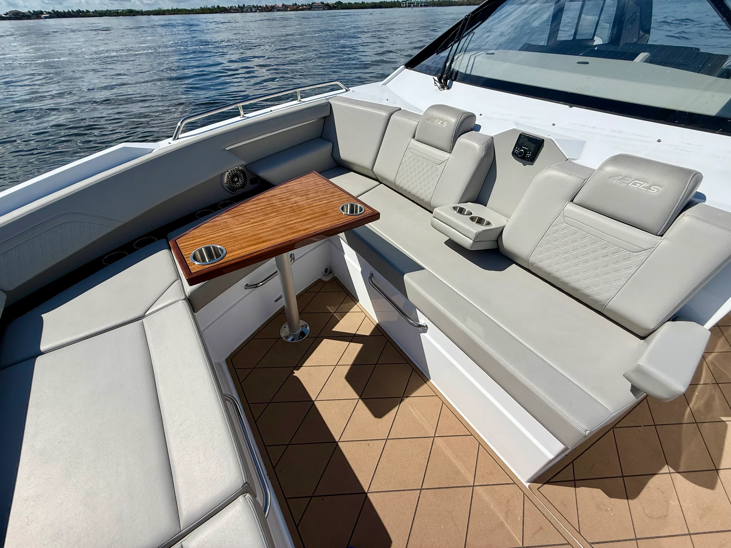 2024 Cruisers Yachts 42 GLS OB Image Thumbnail #55