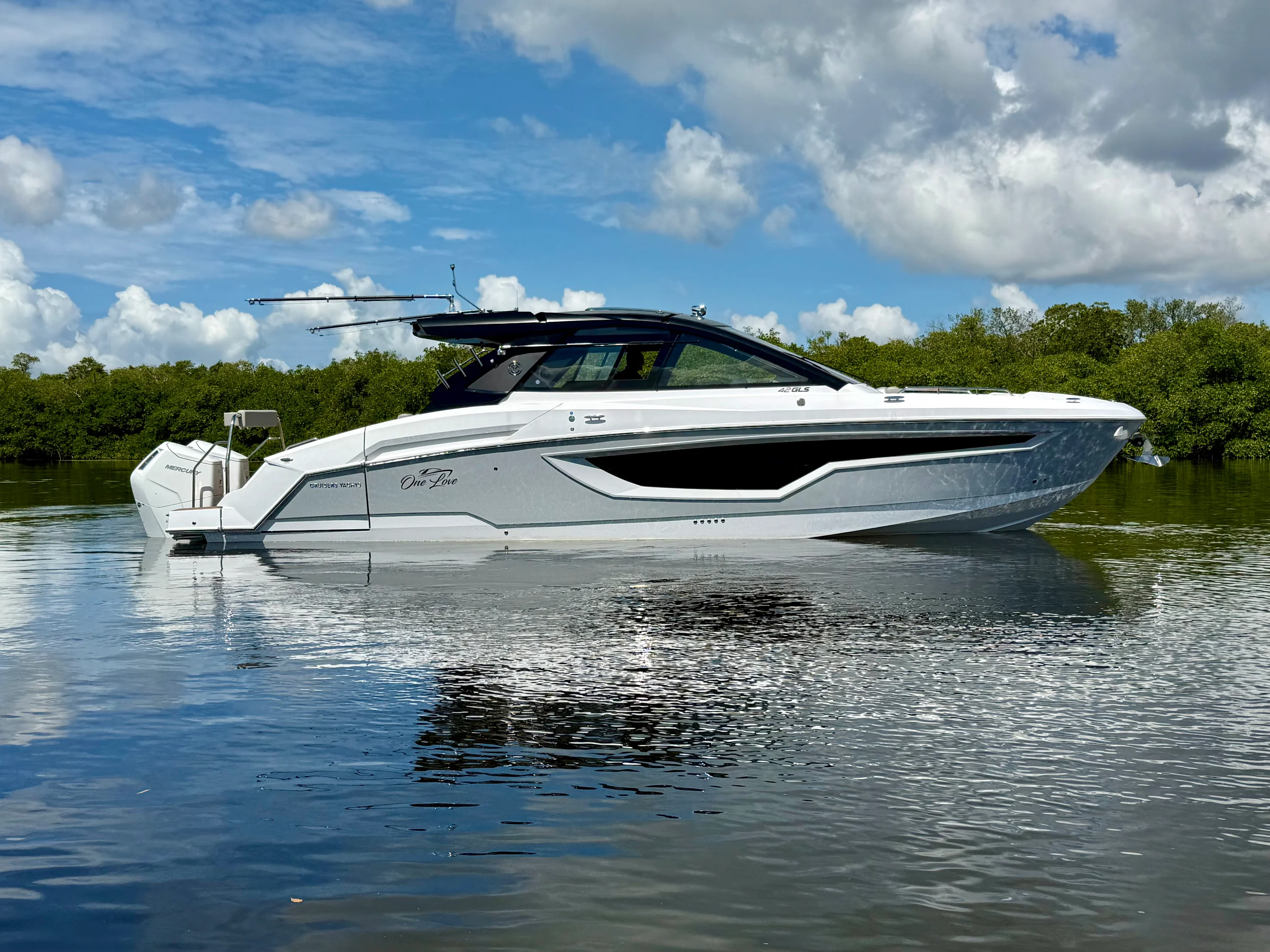 2024 Cruisers Yachts 42 GLS OB Image Thumbnail #0