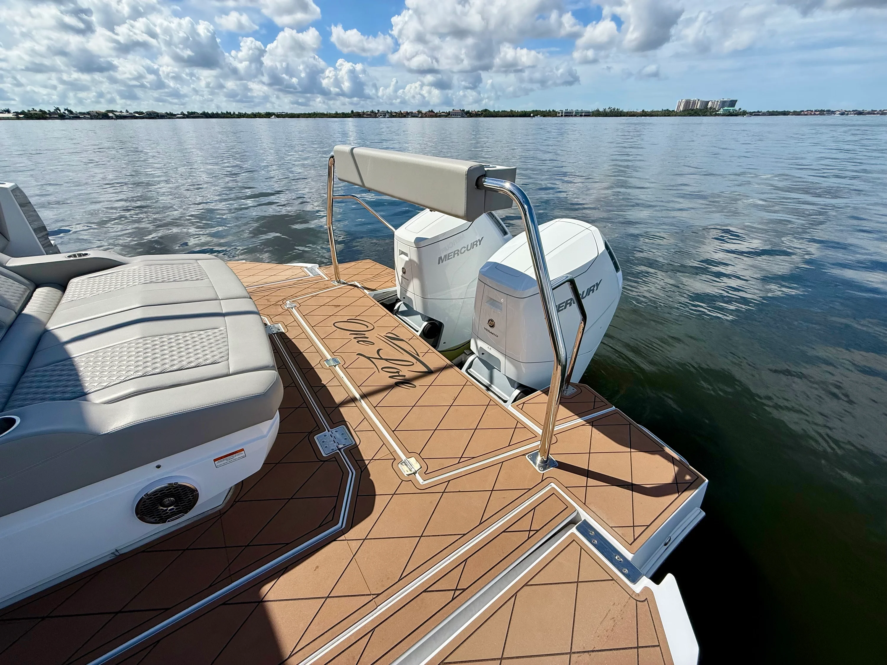 2024 Cruisers Yachts 42 GLS OB Image Thumbnail #13