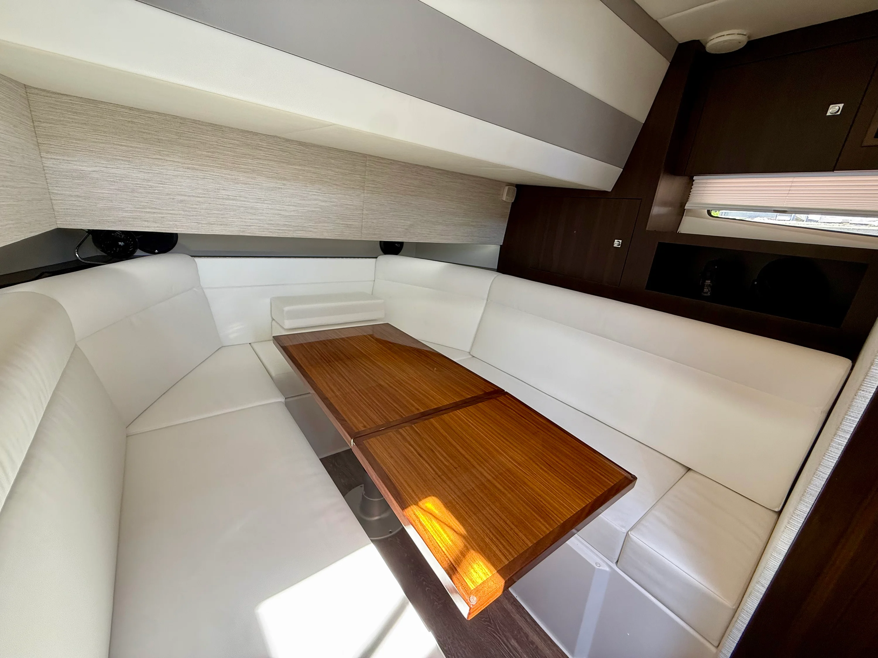 2024 Cruisers Yachts 42 GLS OB Image Thumbnail #45