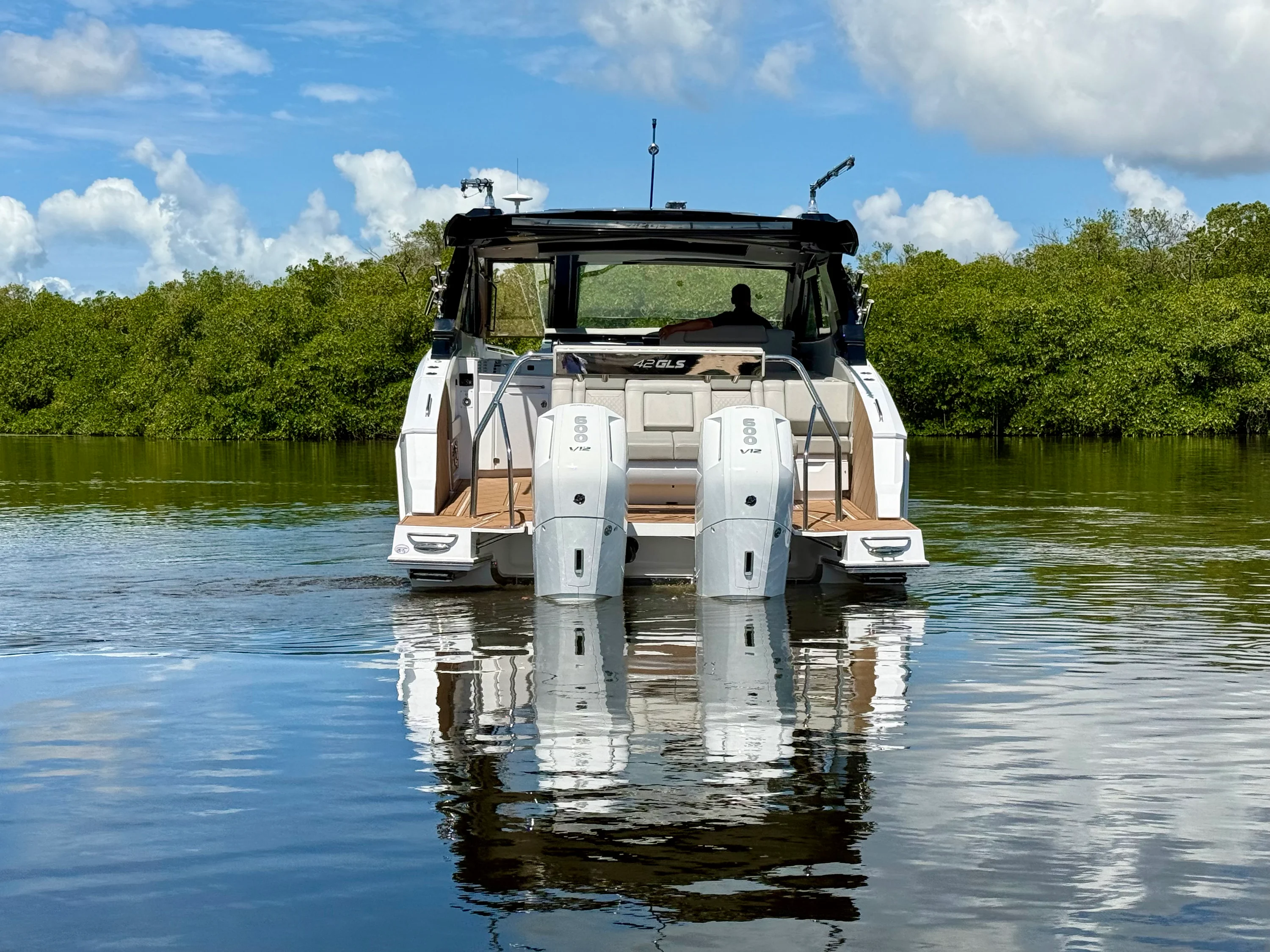 2024 Cruisers Yachts 42 GLS OB Image Thumbnail #4