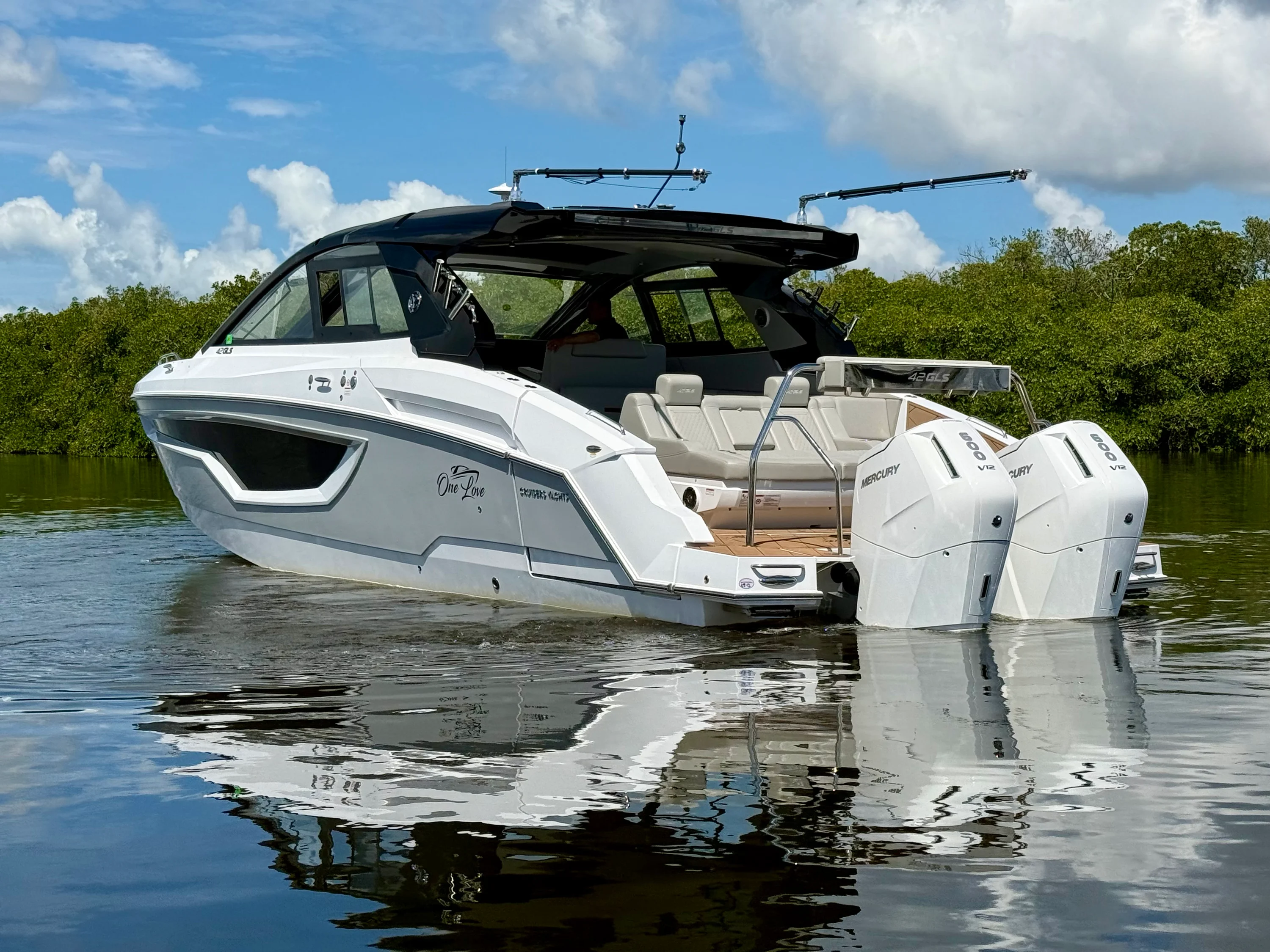 2024 Cruisers Yachts 42 GLS OB Image Thumbnail #5