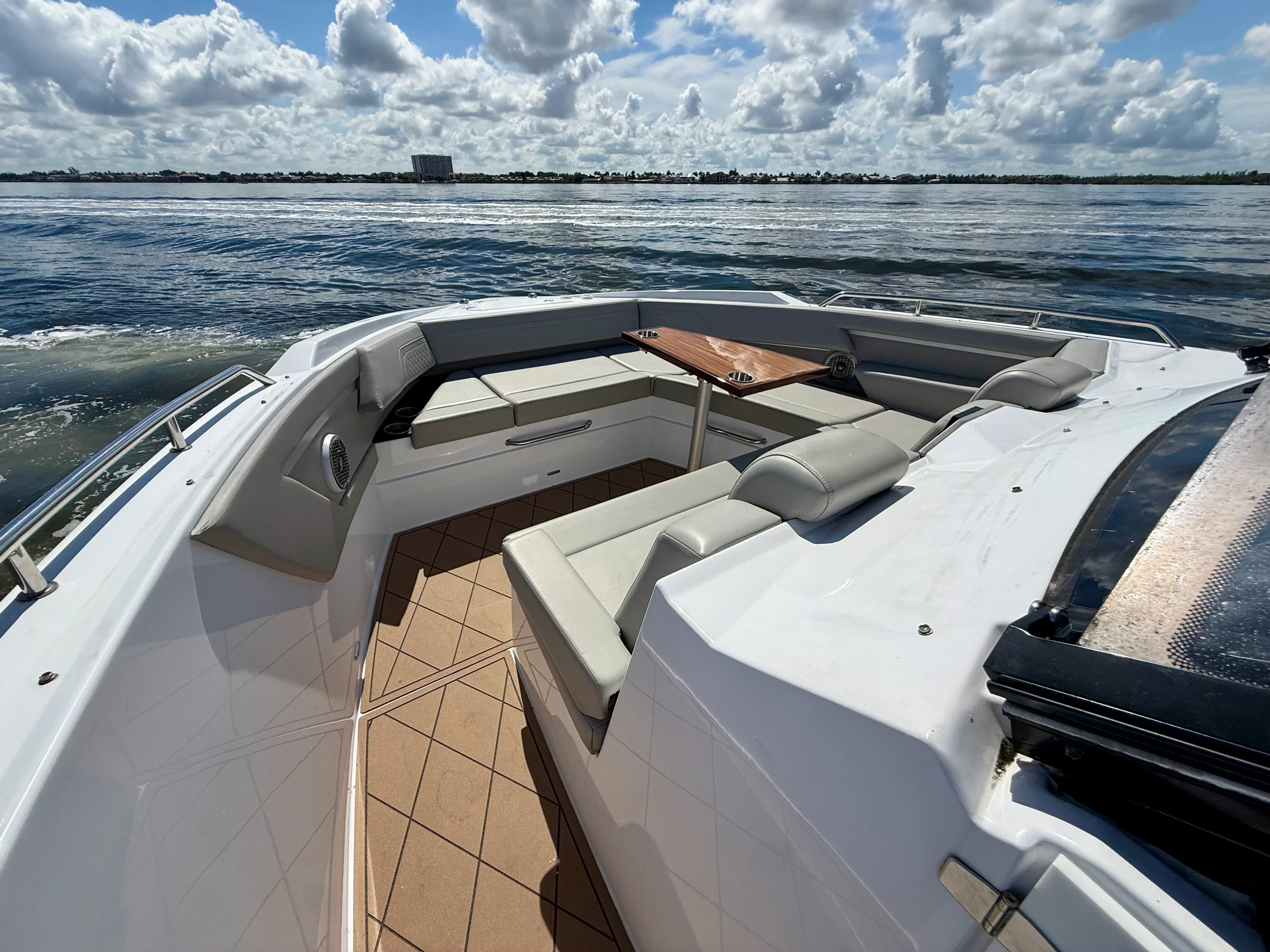 2024 Cruisers Yachts 42 GLS OB Image Thumbnail #53