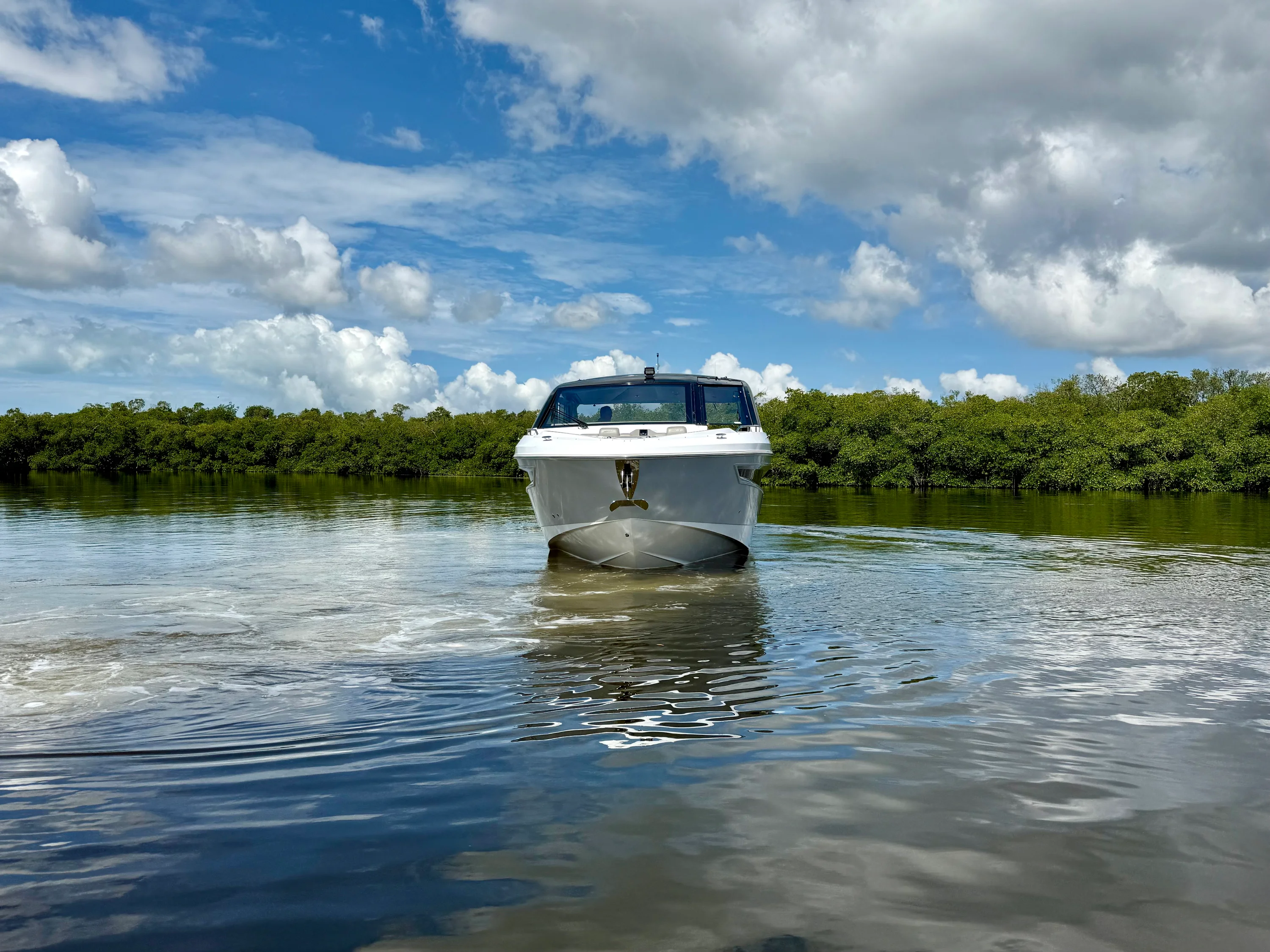 2024 Cruisers Yachts 42 GLS OB Image Thumbnail #10