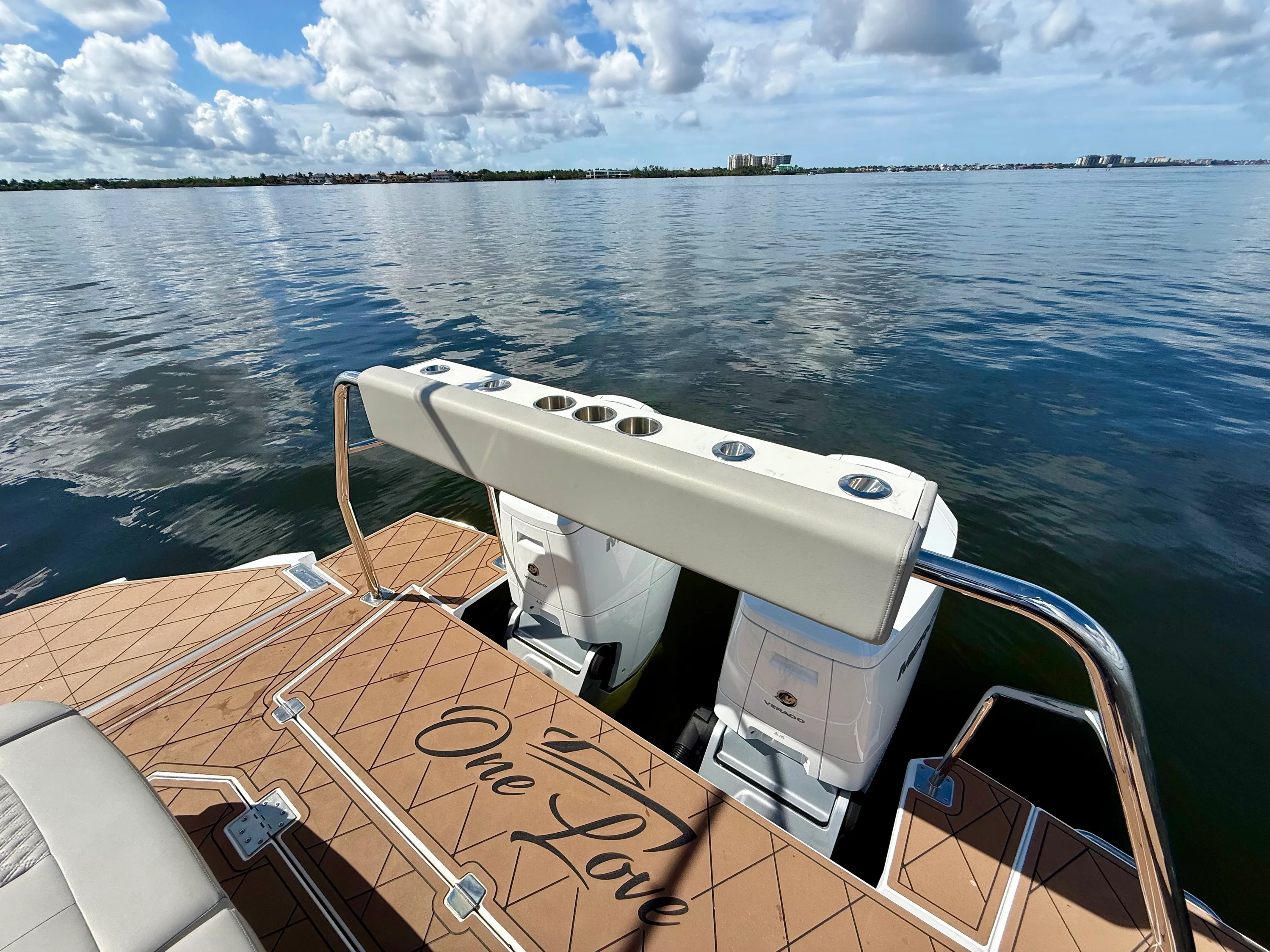 2024 Cruisers Yachts 42 GLS OB Image Thumbnail #12