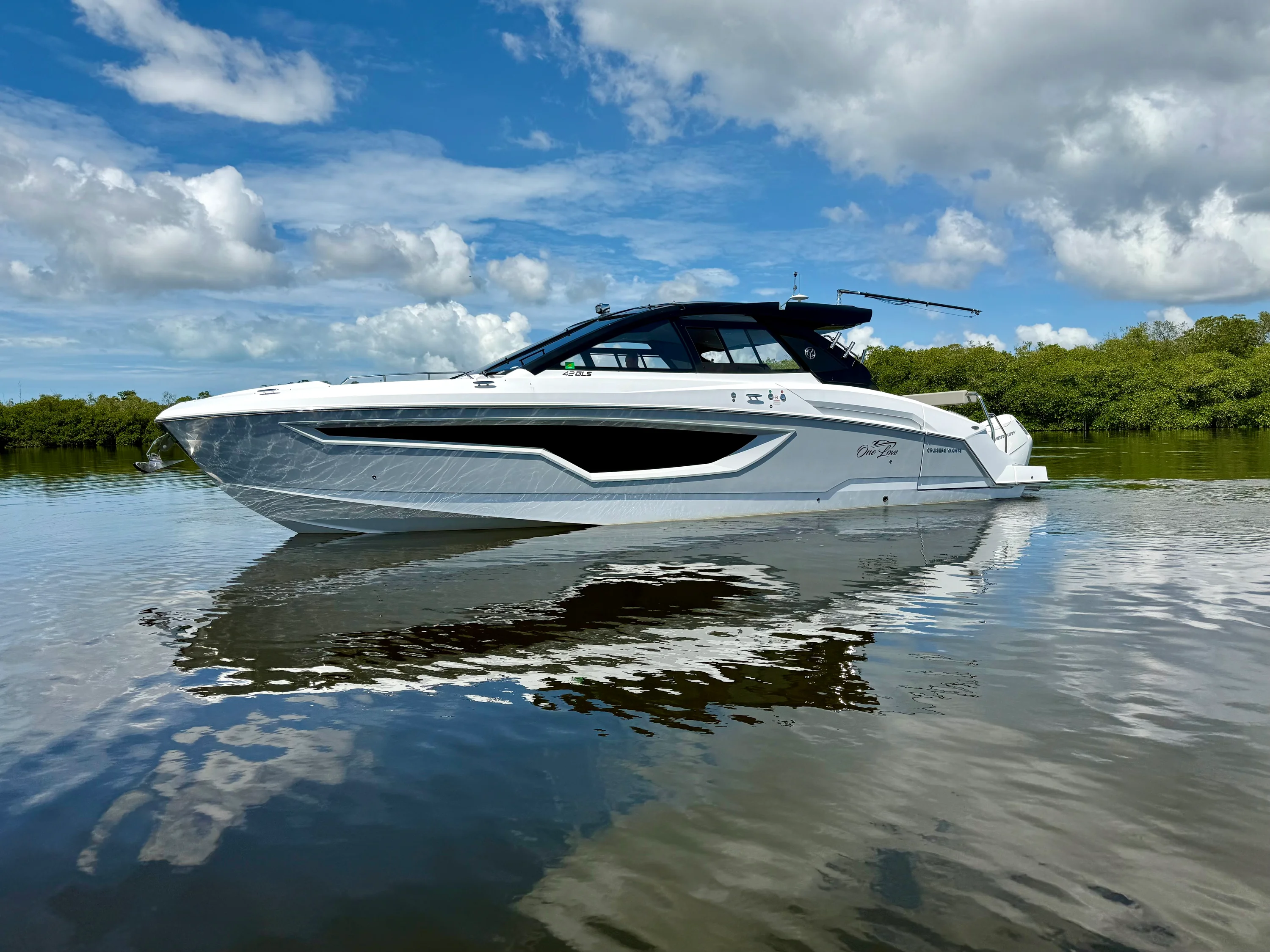 2024 Cruisers Yachts 42 GLS OB Image Thumbnail #7