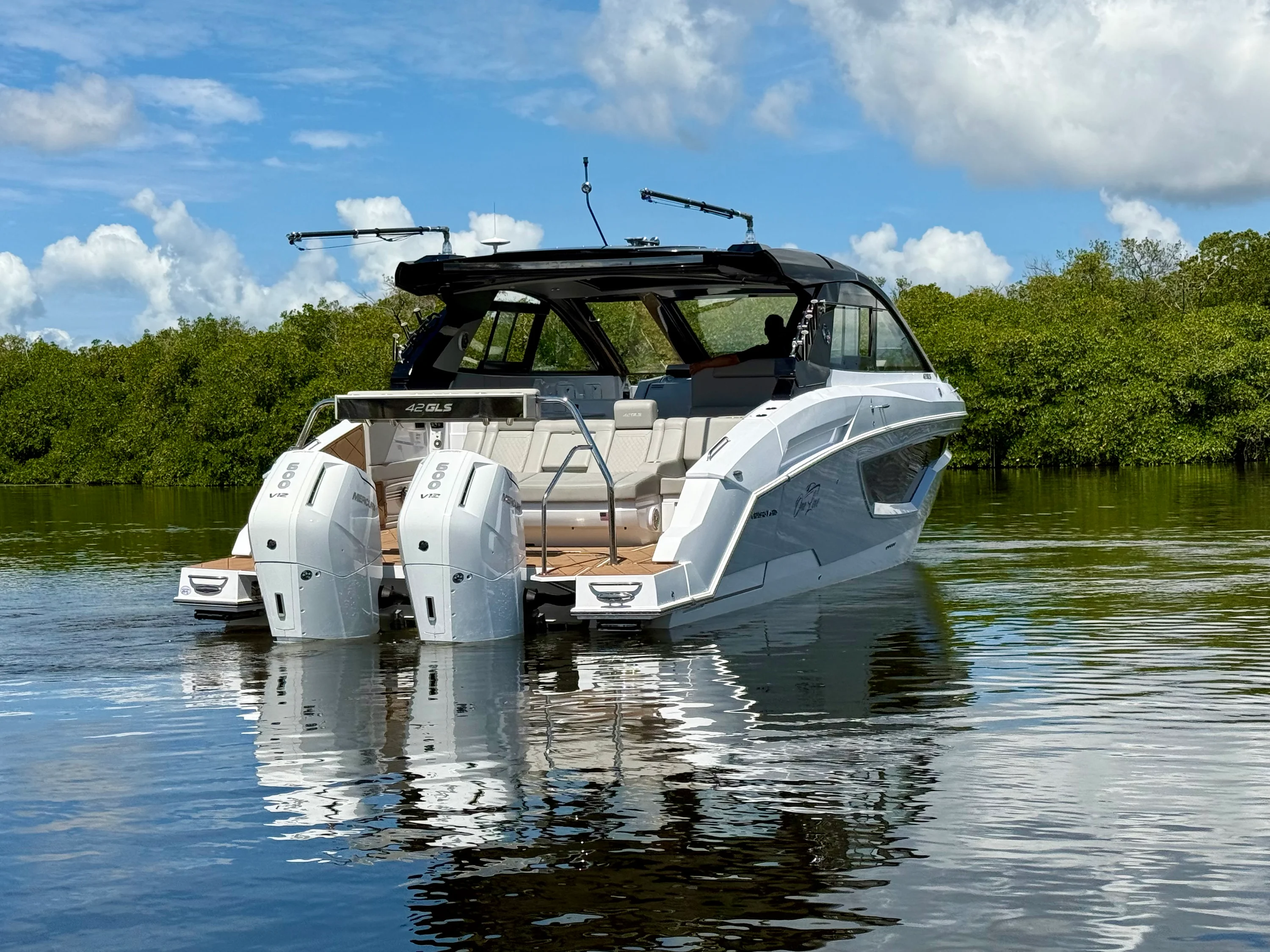 2024 Cruisers Yachts 42 GLS OB Image Thumbnail #3