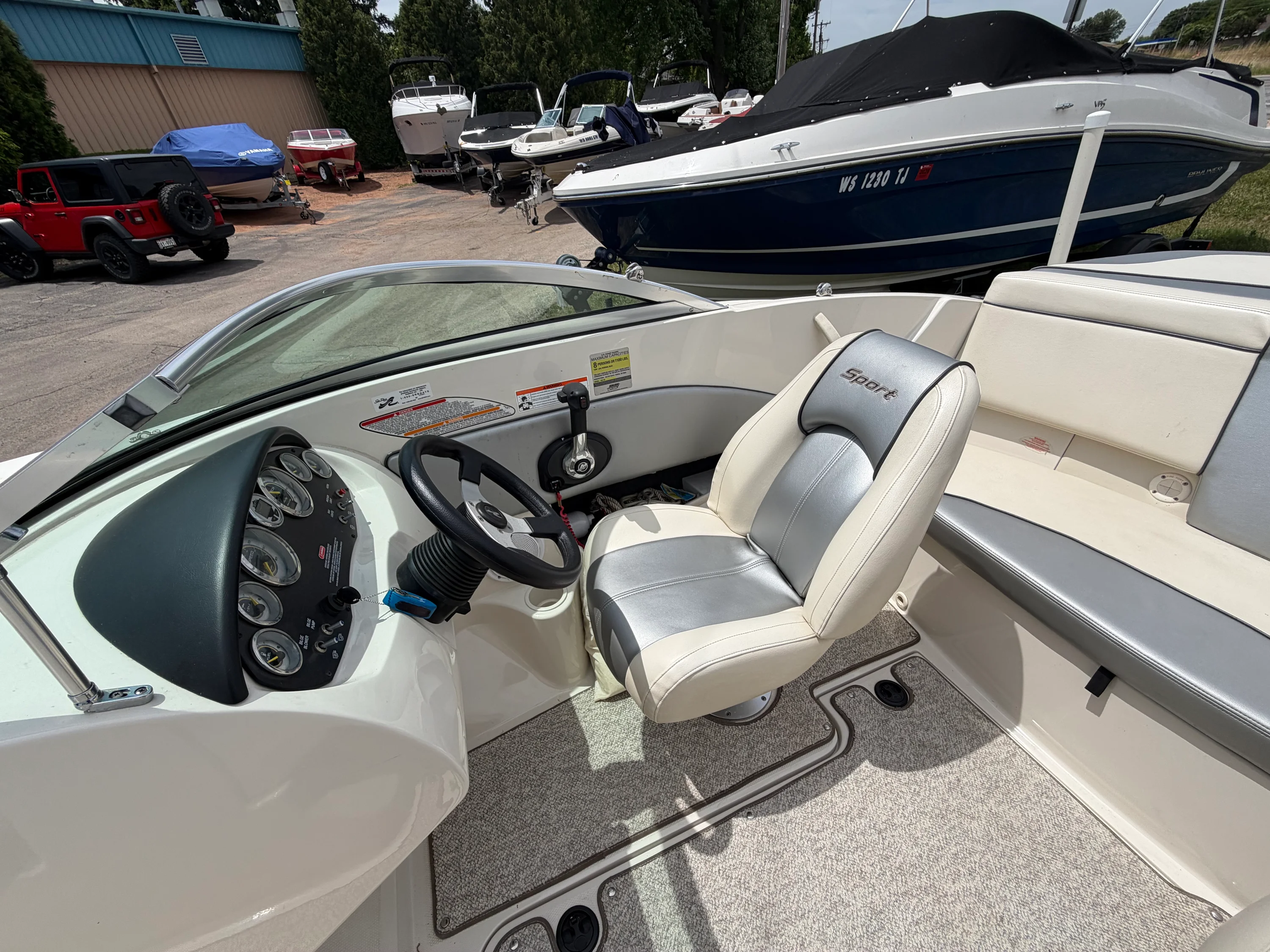 2010 Sea Ray 185 SP/SS Image Thumbnail #23