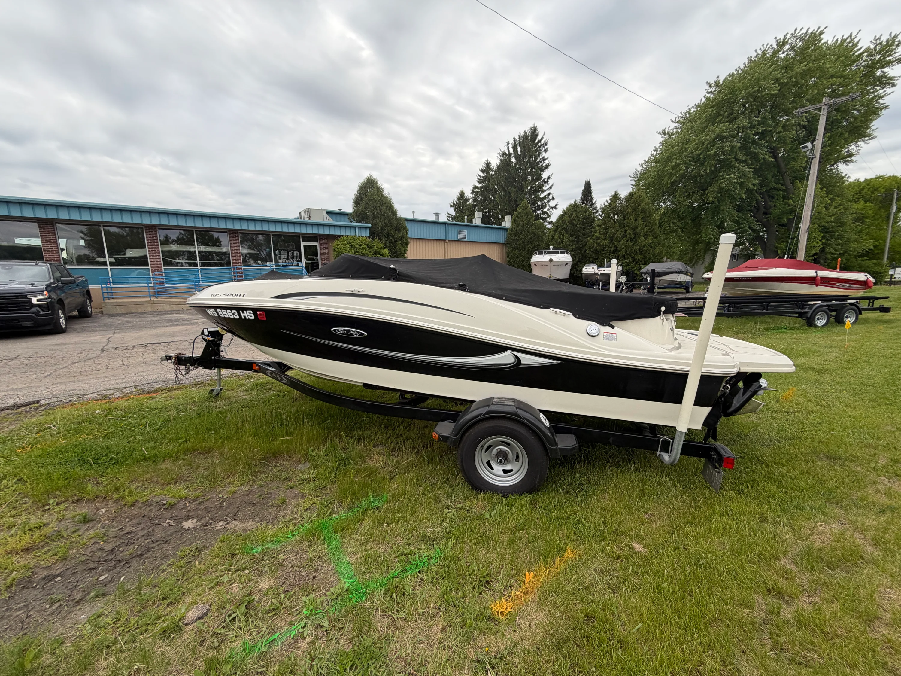 2010 Sea Ray 185 SP/SS Image Thumbnail #2