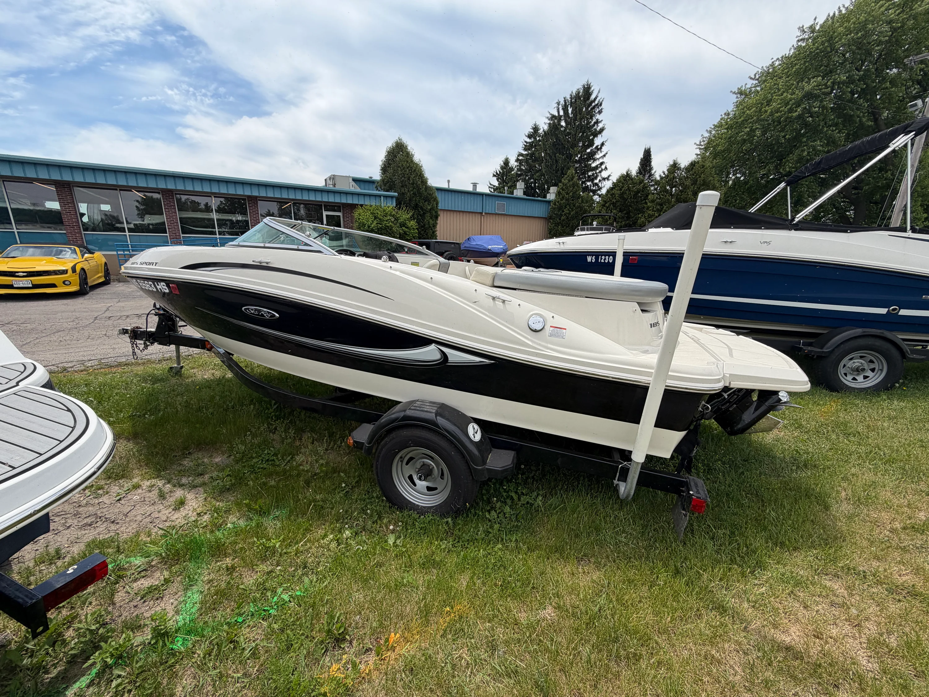 2010 Sea Ray 185 SP/SS Image Thumbnail #13