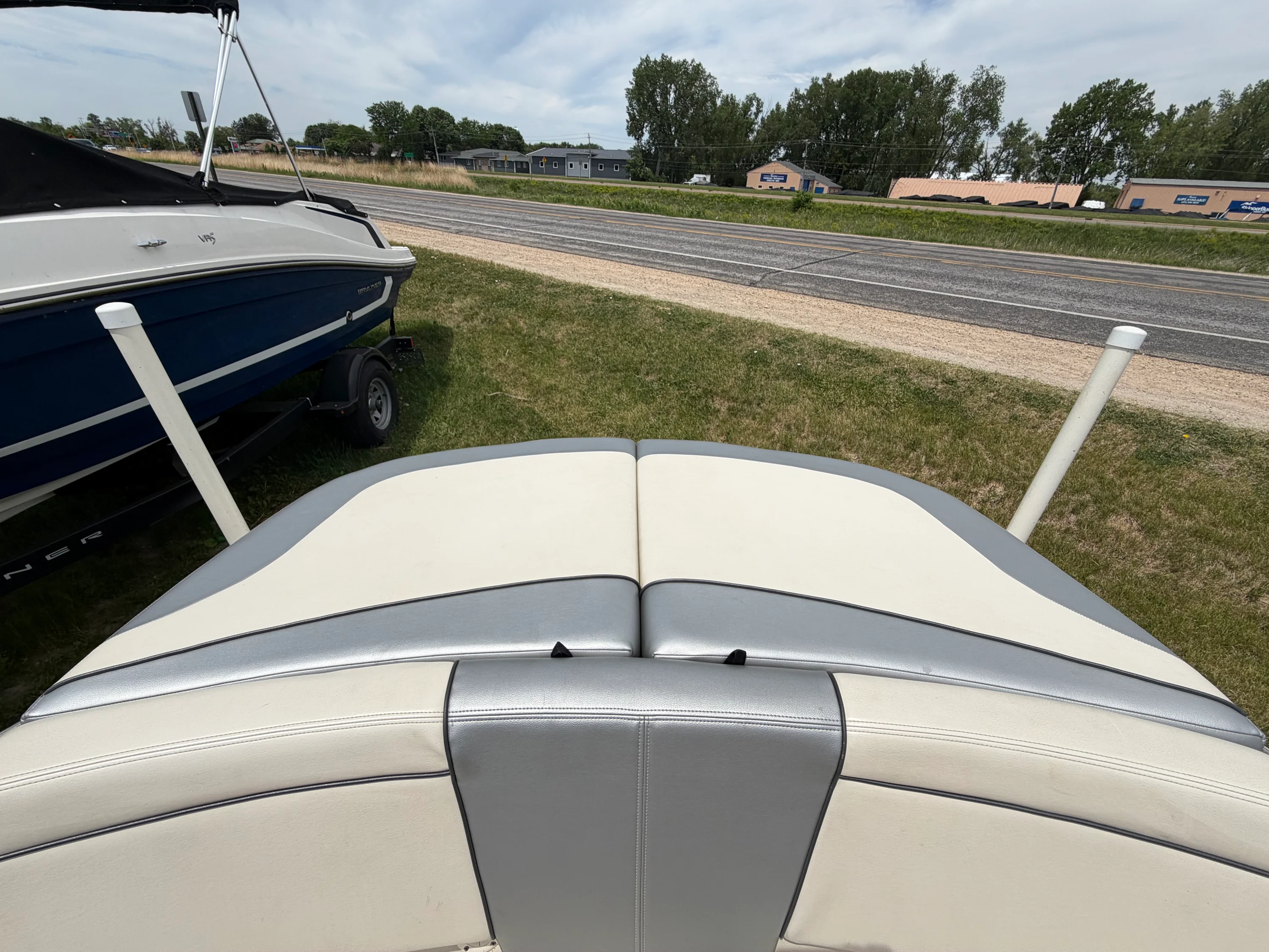 2010 Sea Ray 185 SP/SS Image Thumbnail #32