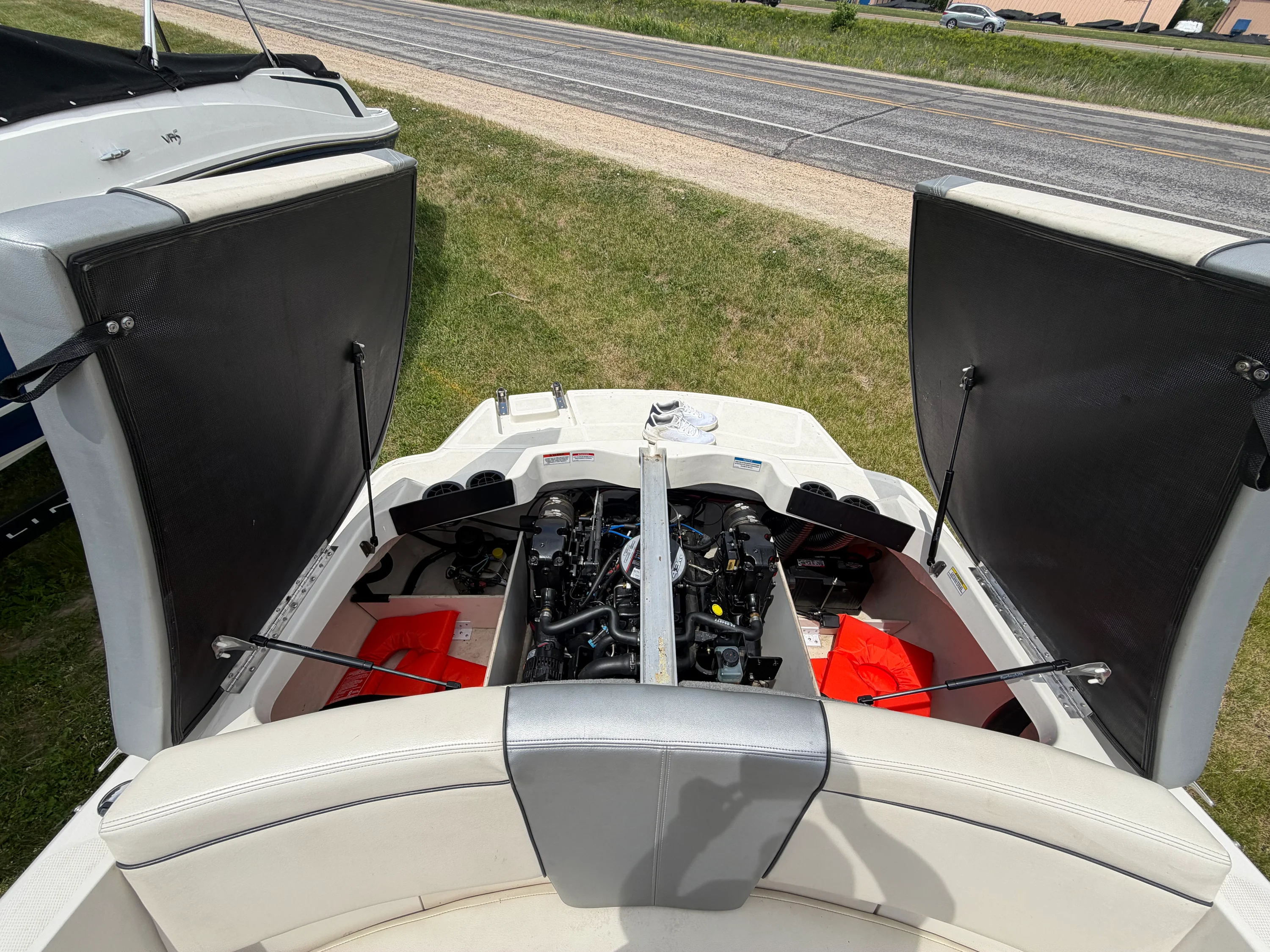2010 Sea Ray 185 SP/SS Image Thumbnail #33