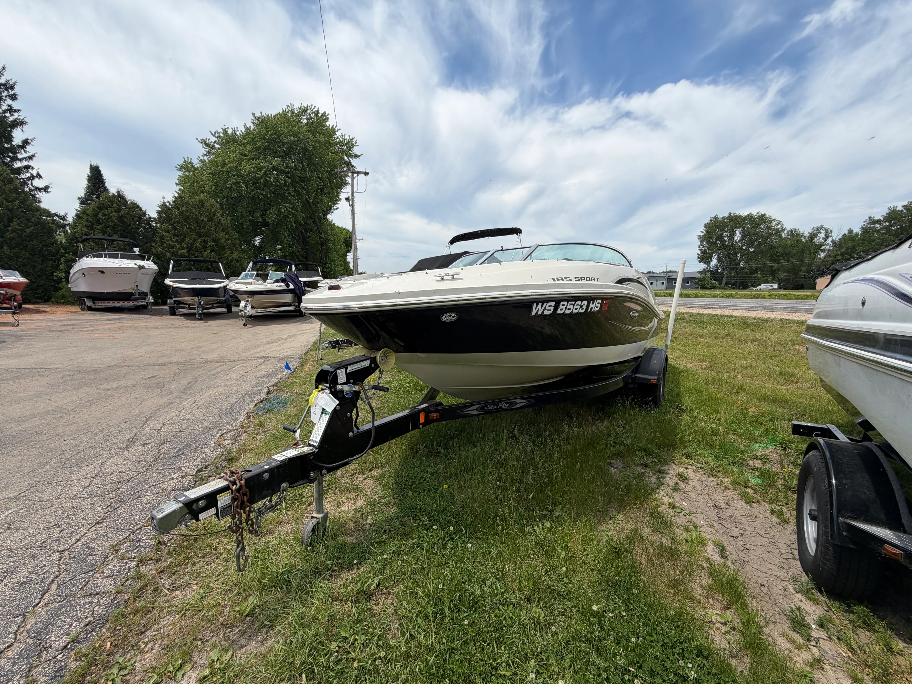 2010 Sea Ray 185 SP/SS Image Thumbnail #12