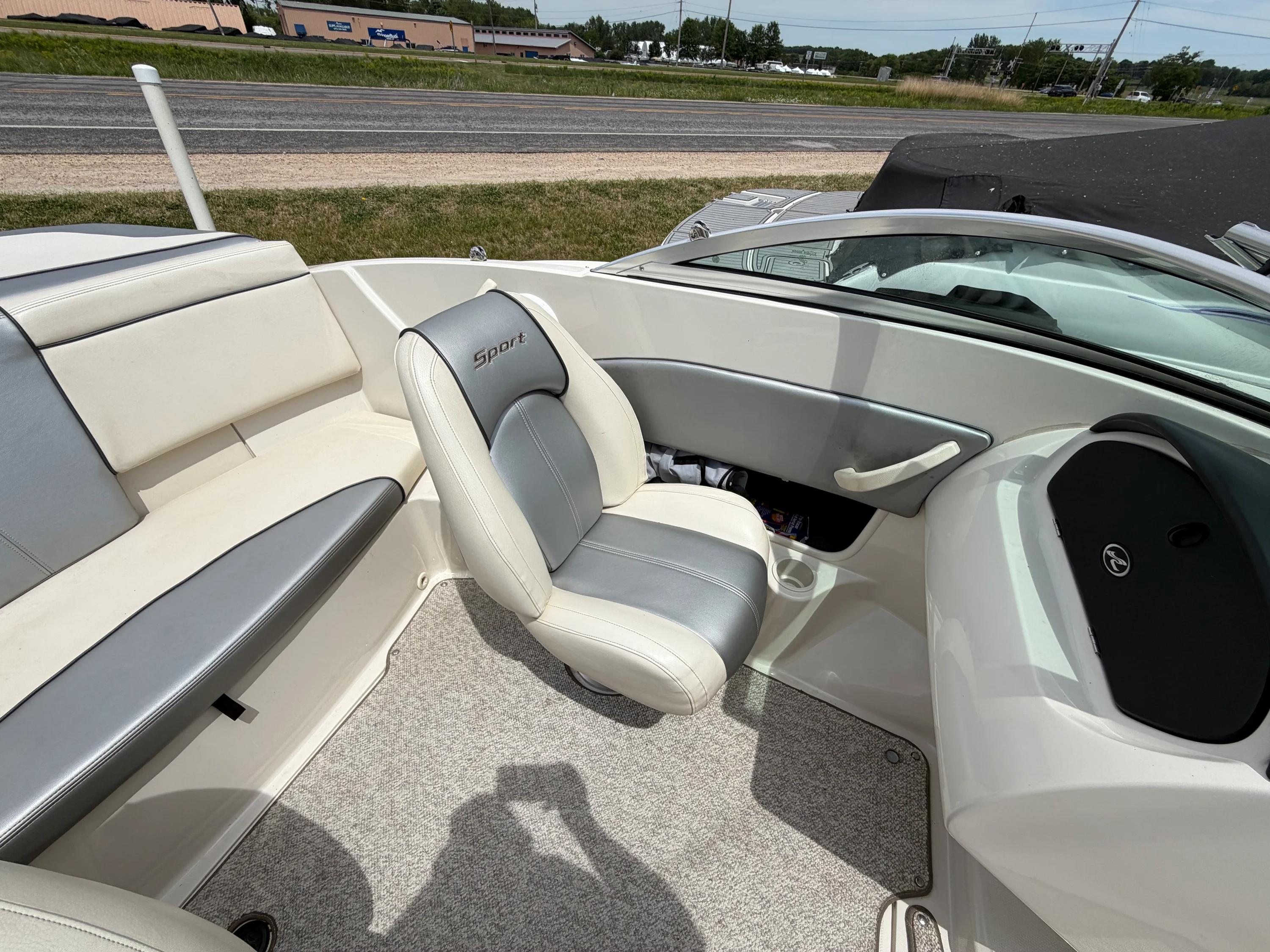 2010 Sea Ray 185 SP/SS Image Thumbnail #27