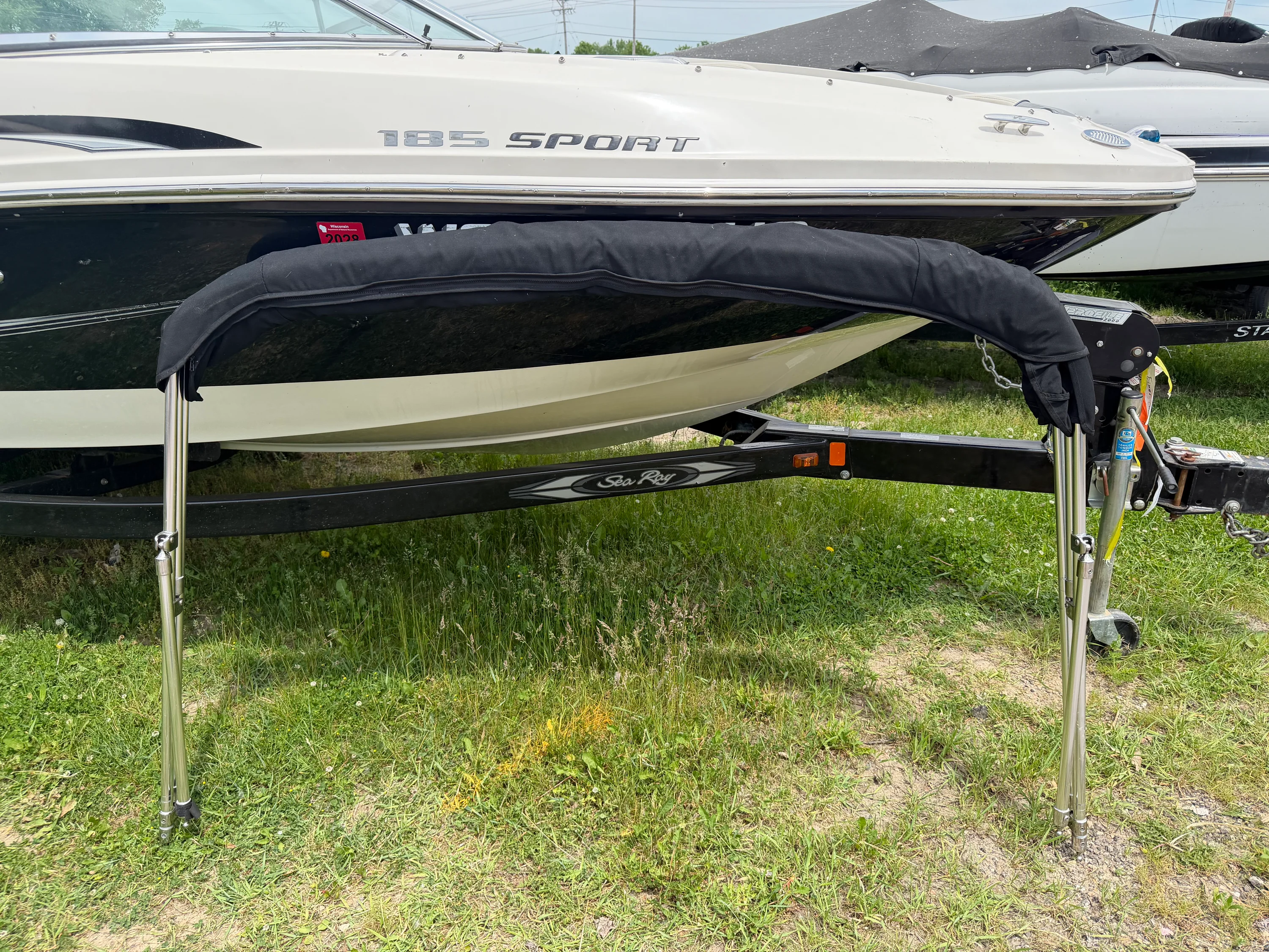 2010 Sea Ray 185 SP/SS Image Thumbnail #16