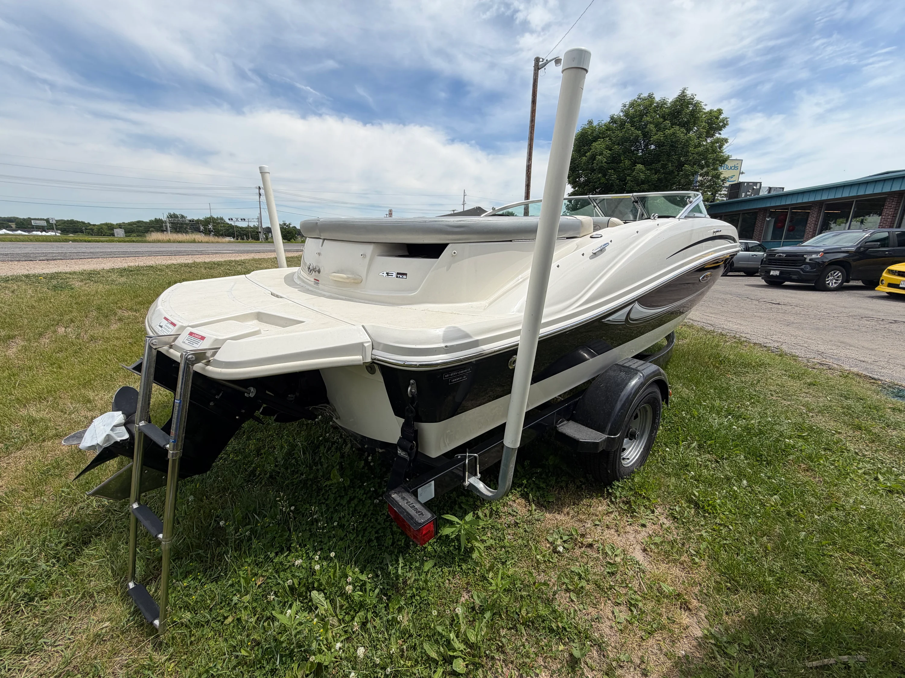 2010 Sea Ray 185 SP/SS Image Thumbnail #15