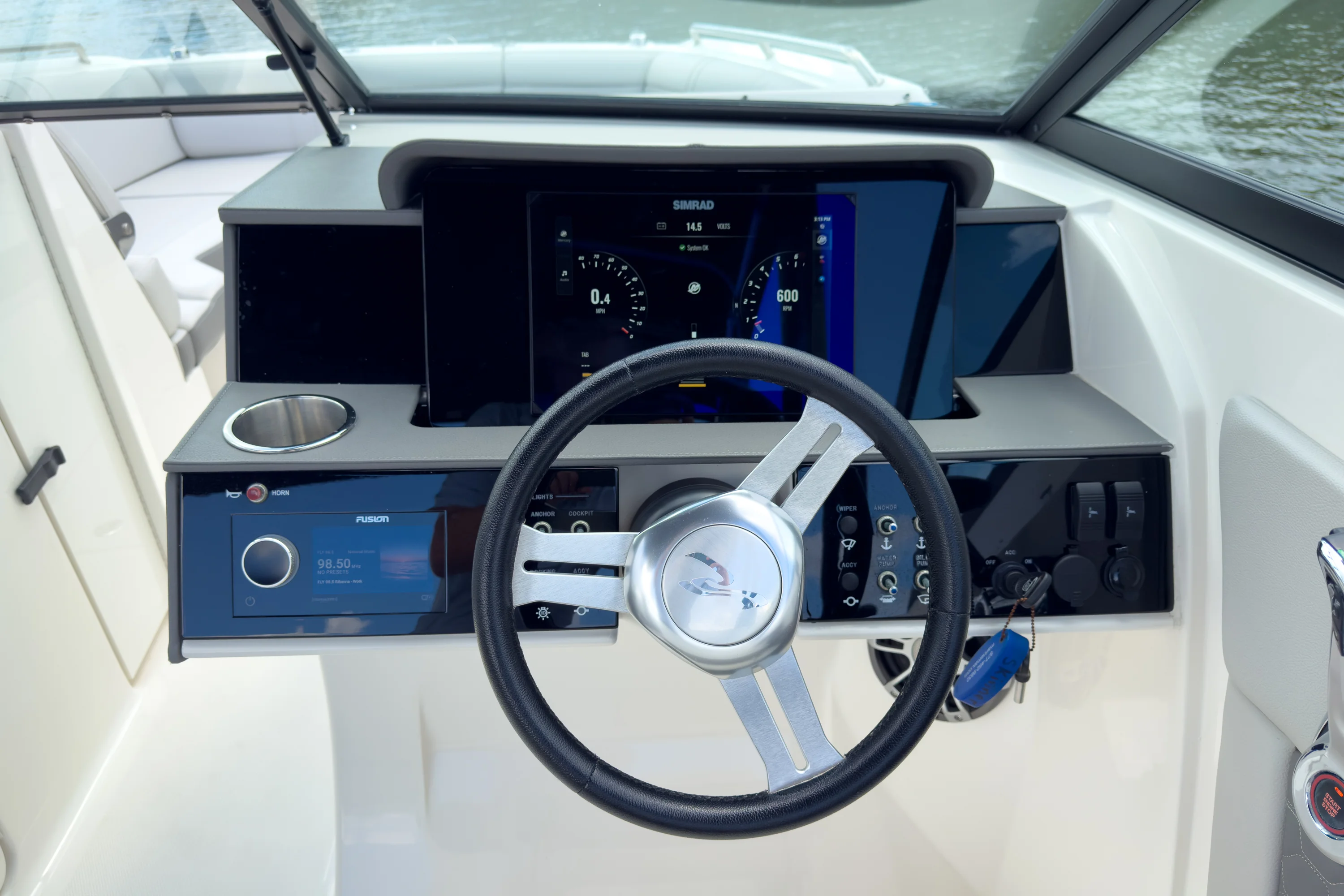 2024 Sea Ray SDX 270 Outboard Image Thumbnail #11