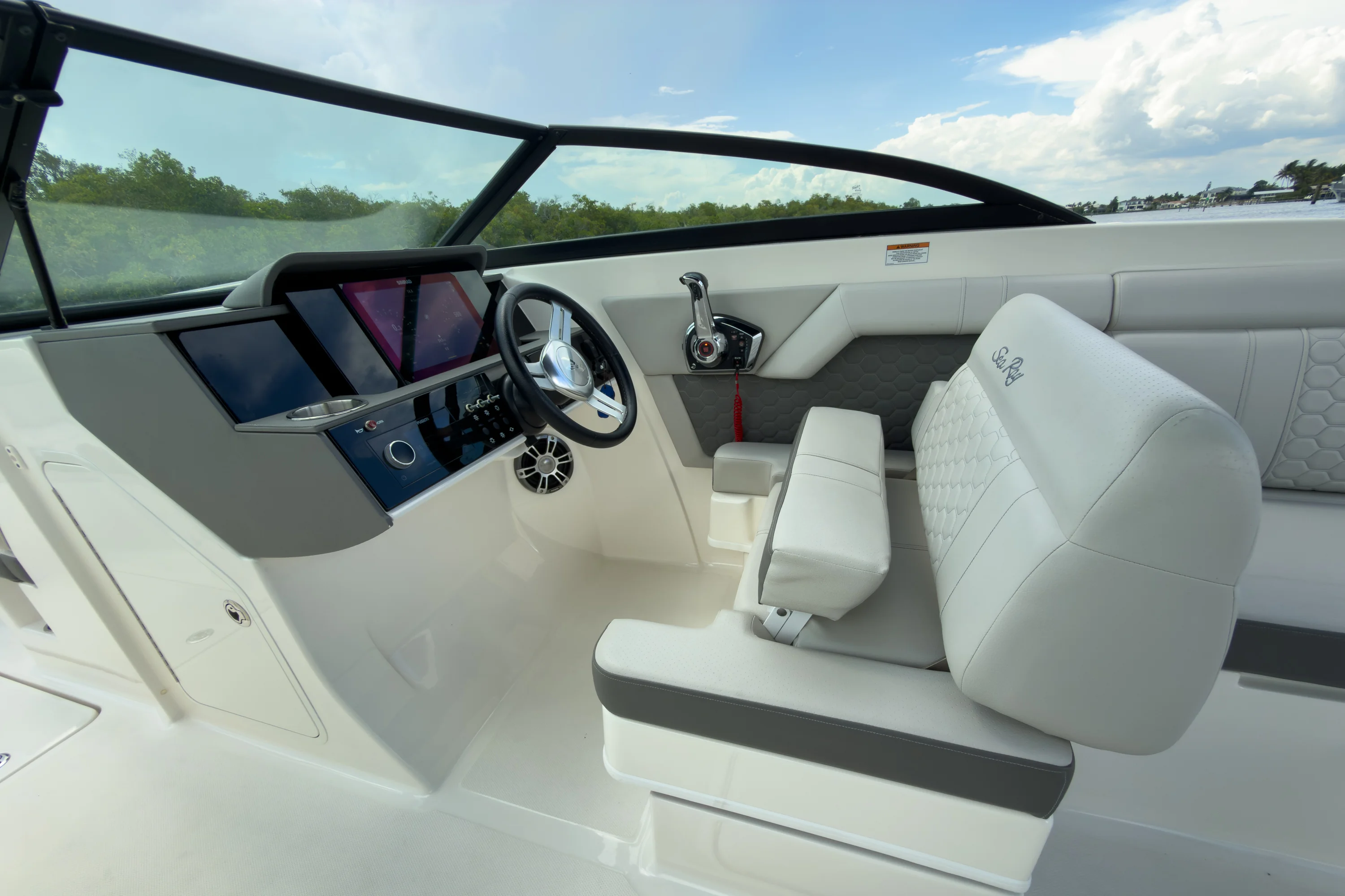 2024 Sea Ray SDX 270 Outboard Image Thumbnail #9