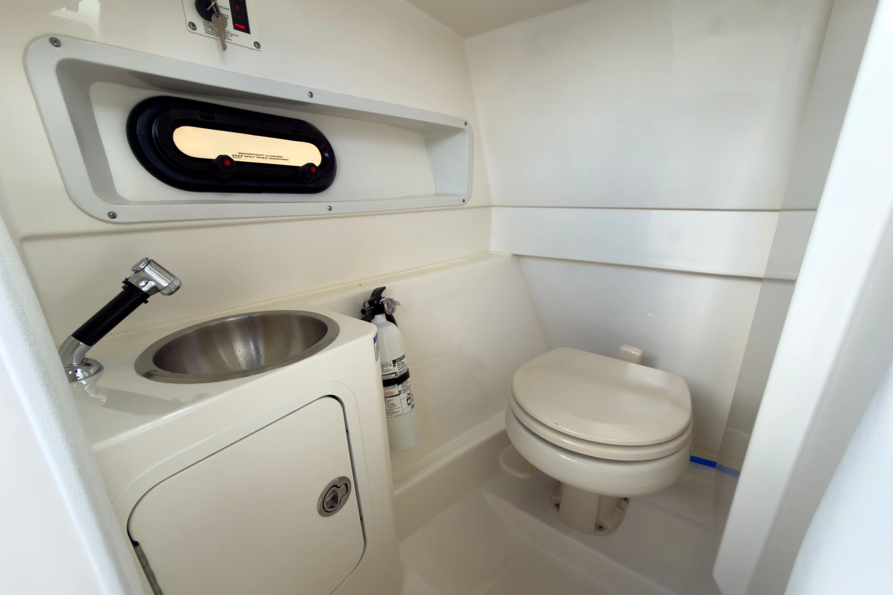 2024 Sea Ray SDX 270 Outboard Image Thumbnail #16