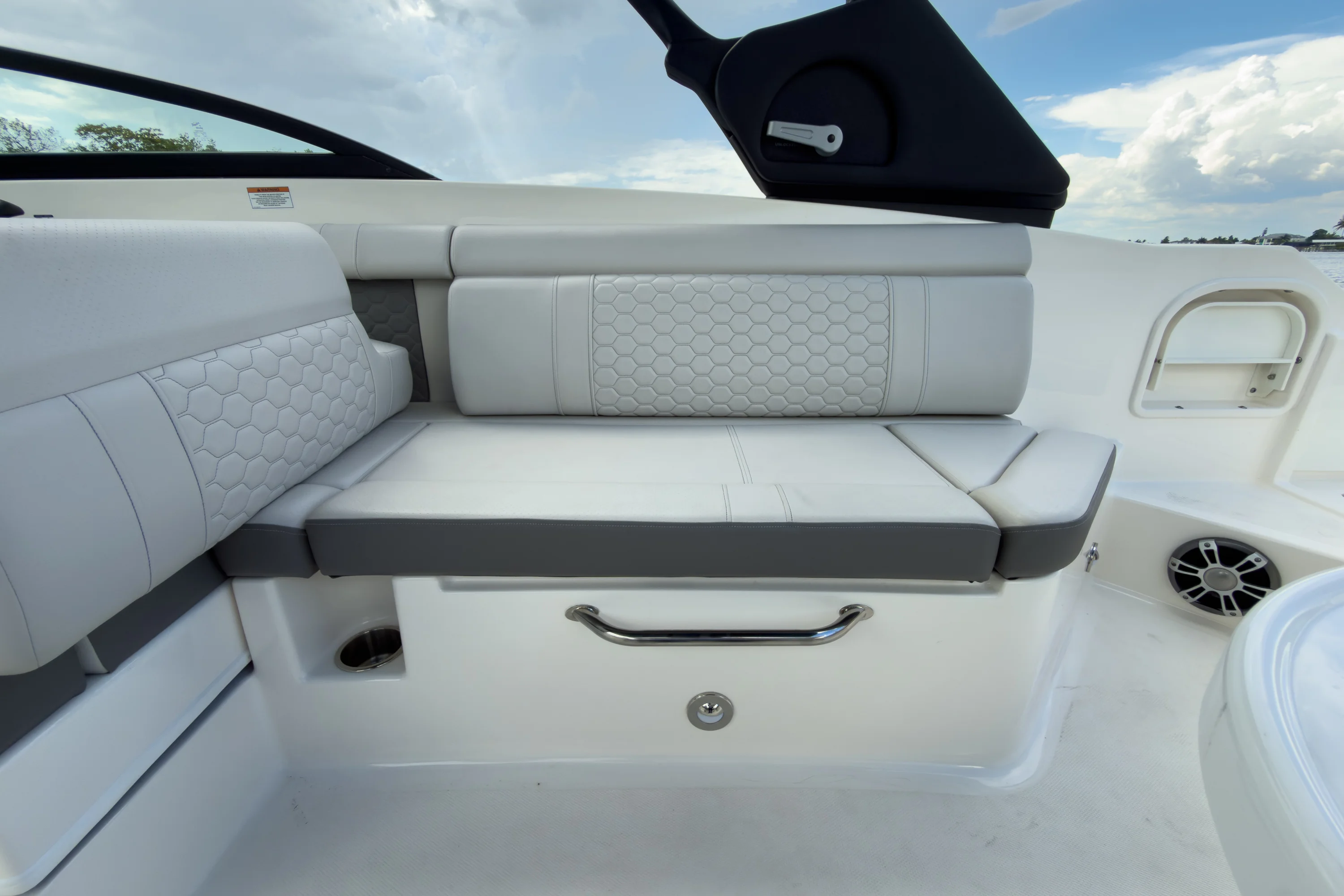 2024 Sea Ray SDX 270 Outboard Image Thumbnail #7