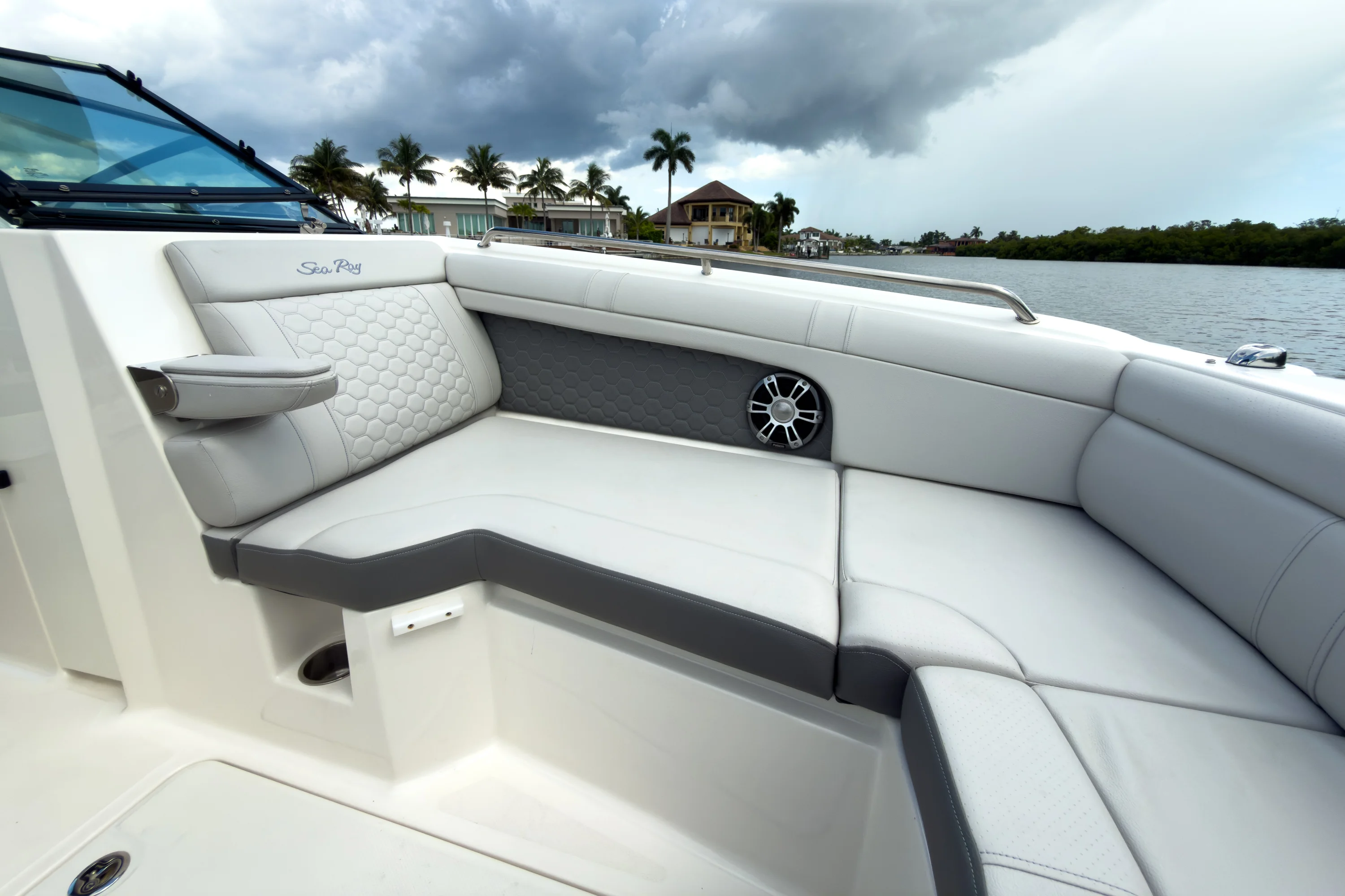 2024 Sea Ray SDX 270 Outboard Image Thumbnail #18