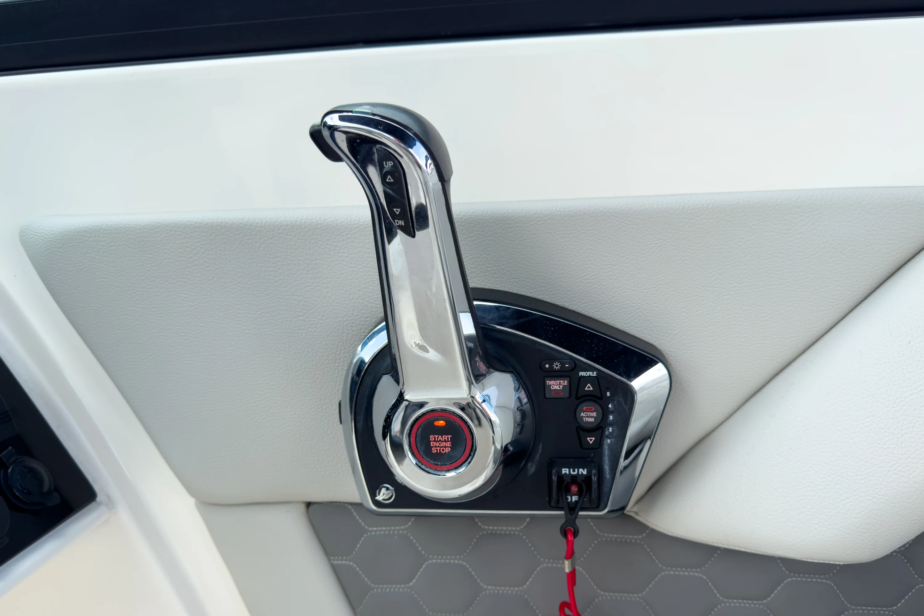 2024 Sea Ray SDX 270 Outboard Image Thumbnail #12