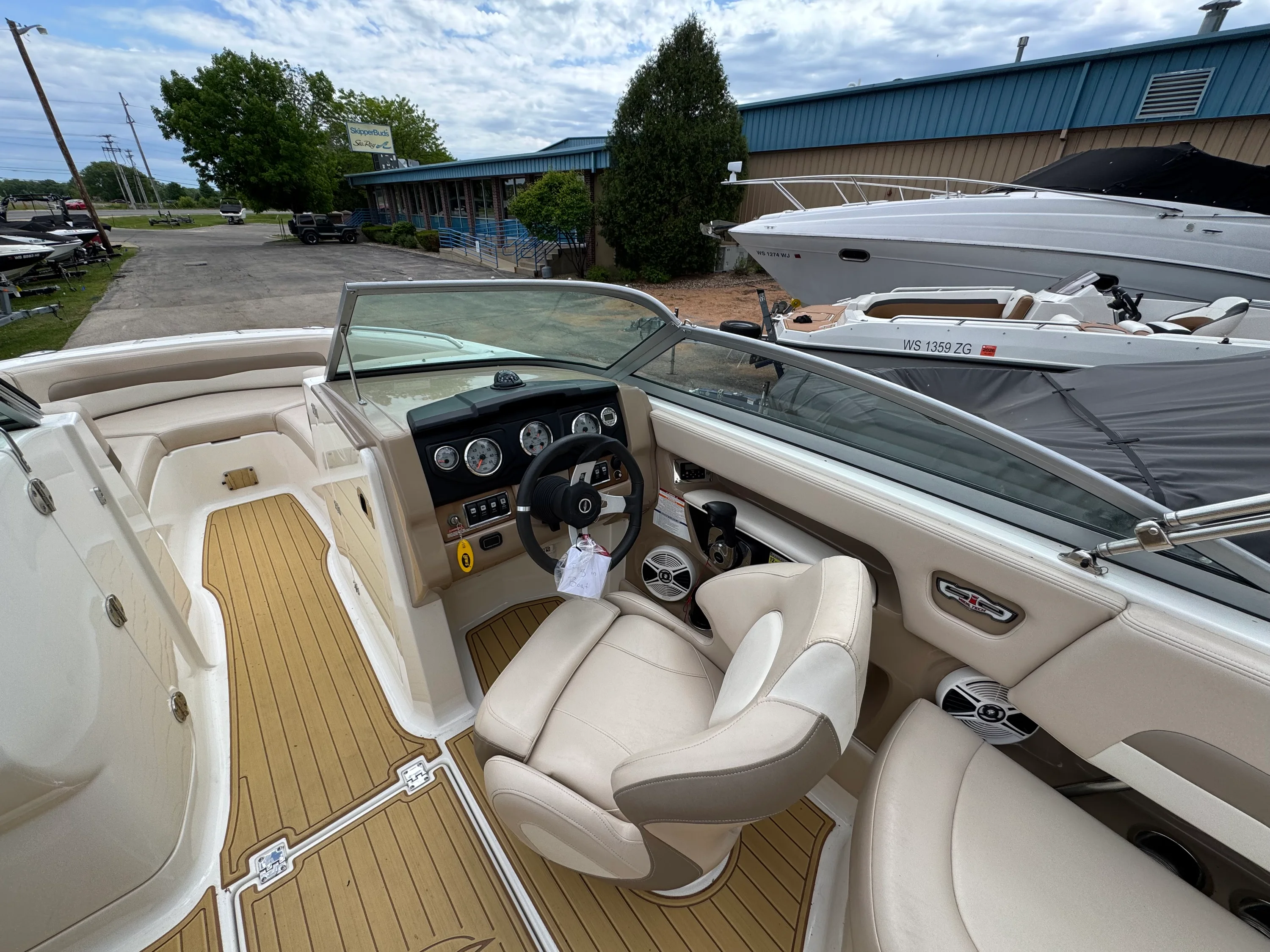 2011 Chaparral 246SSI Image Thumbnail #16