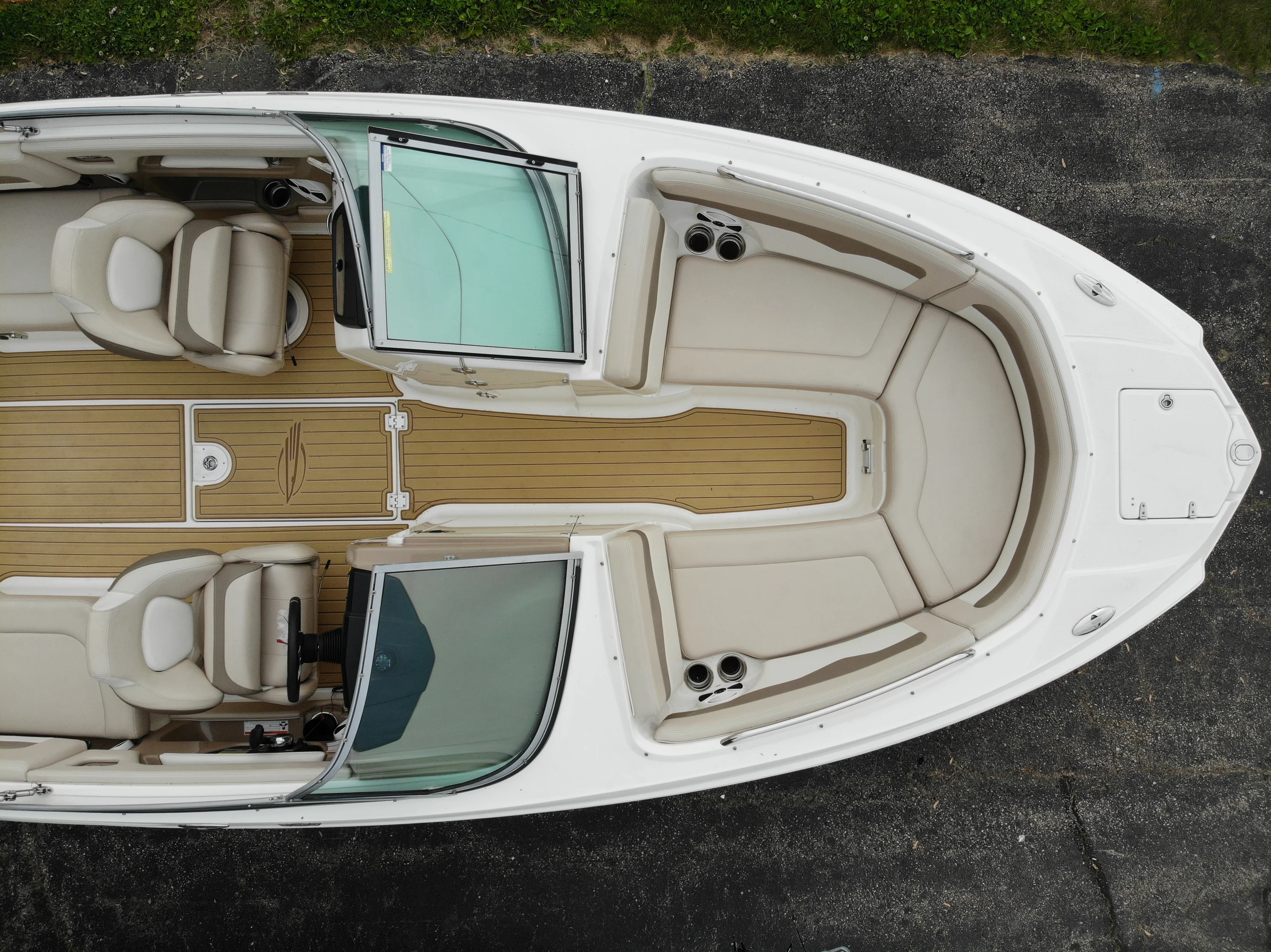2011 Chaparral 246SSI Image Thumbnail #2