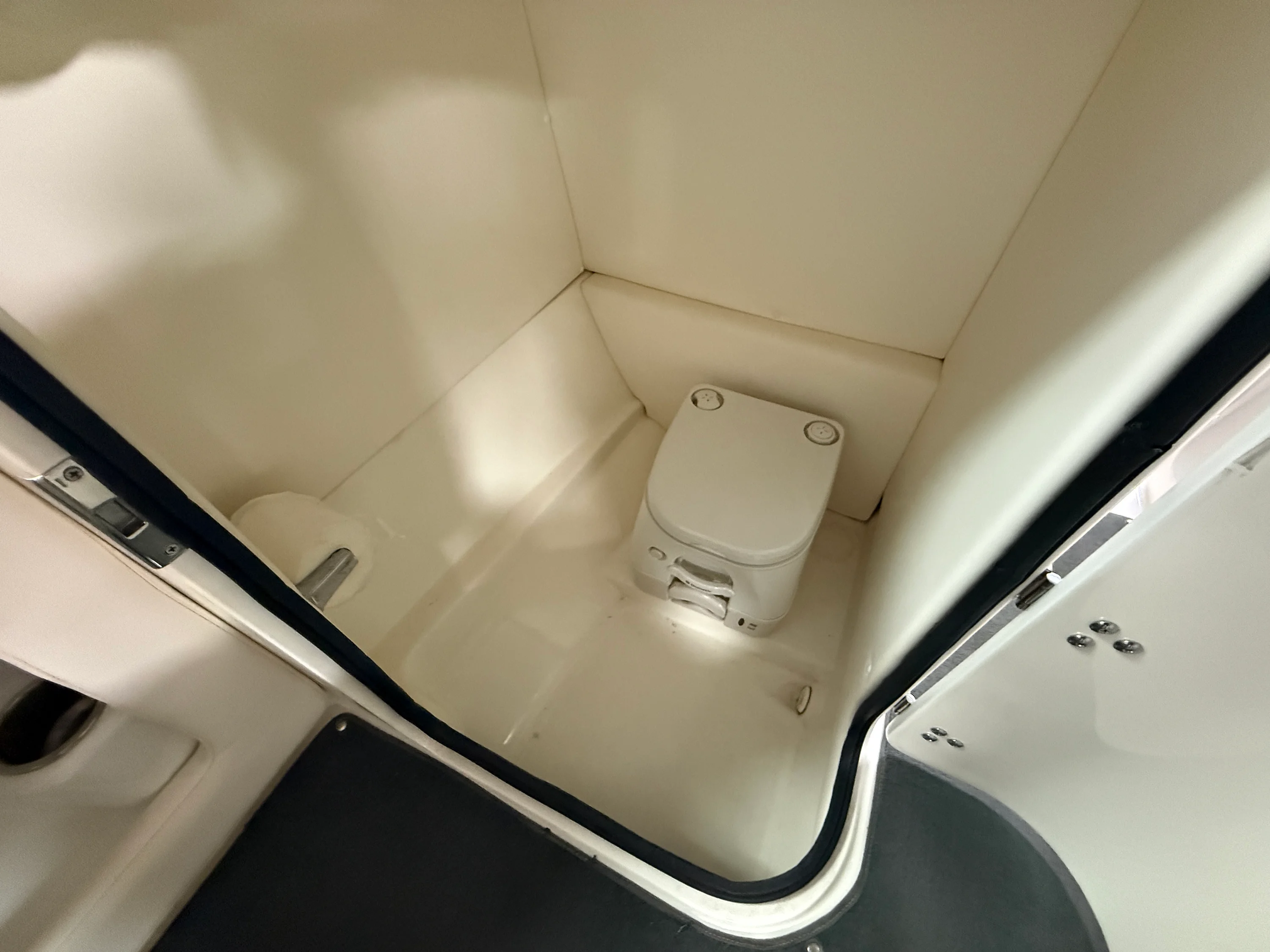 2012 Sea Ray 220 SD Image Thumbnail #77