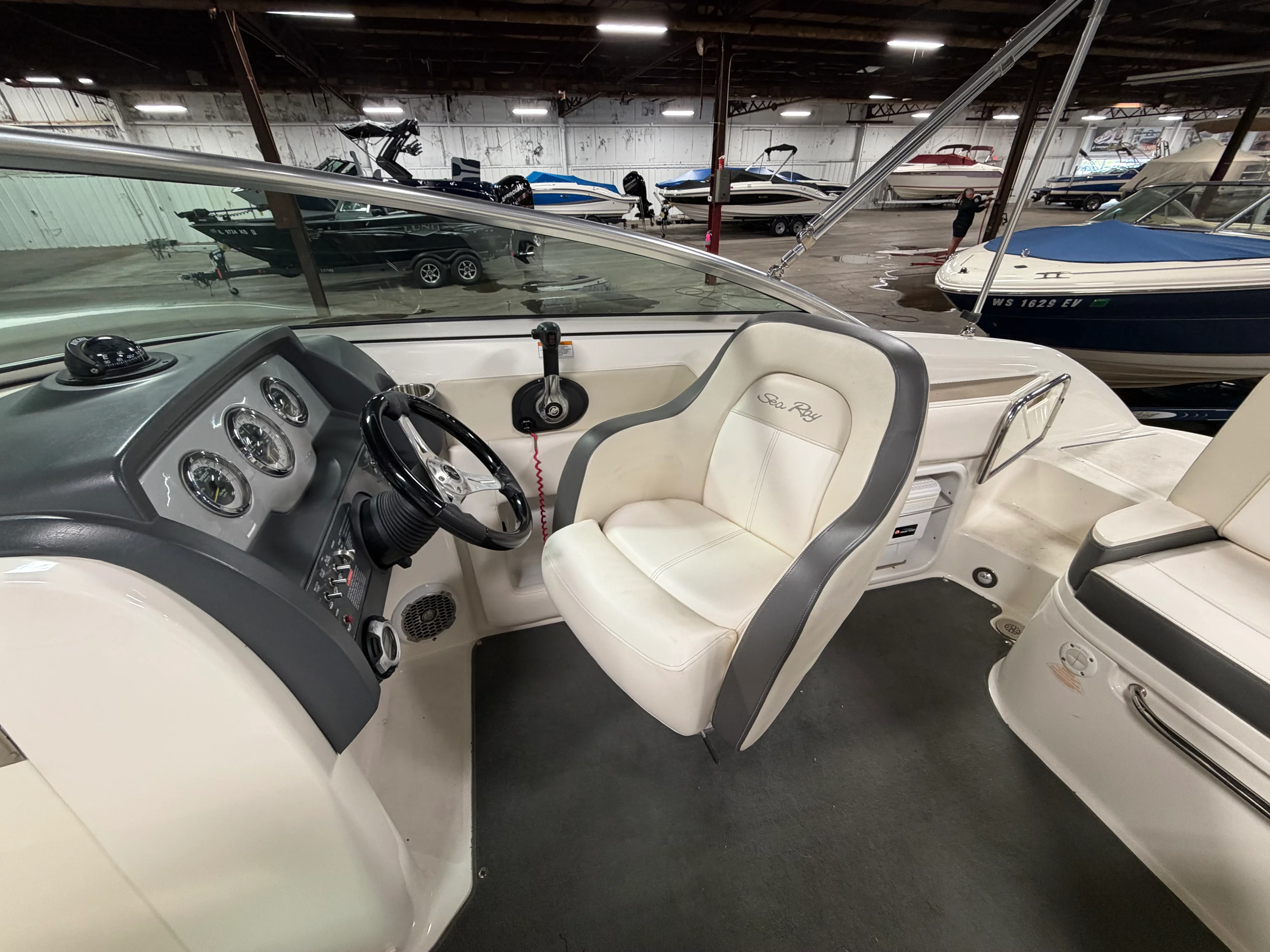 2012 Sea Ray 220 SD Image Thumbnail #13