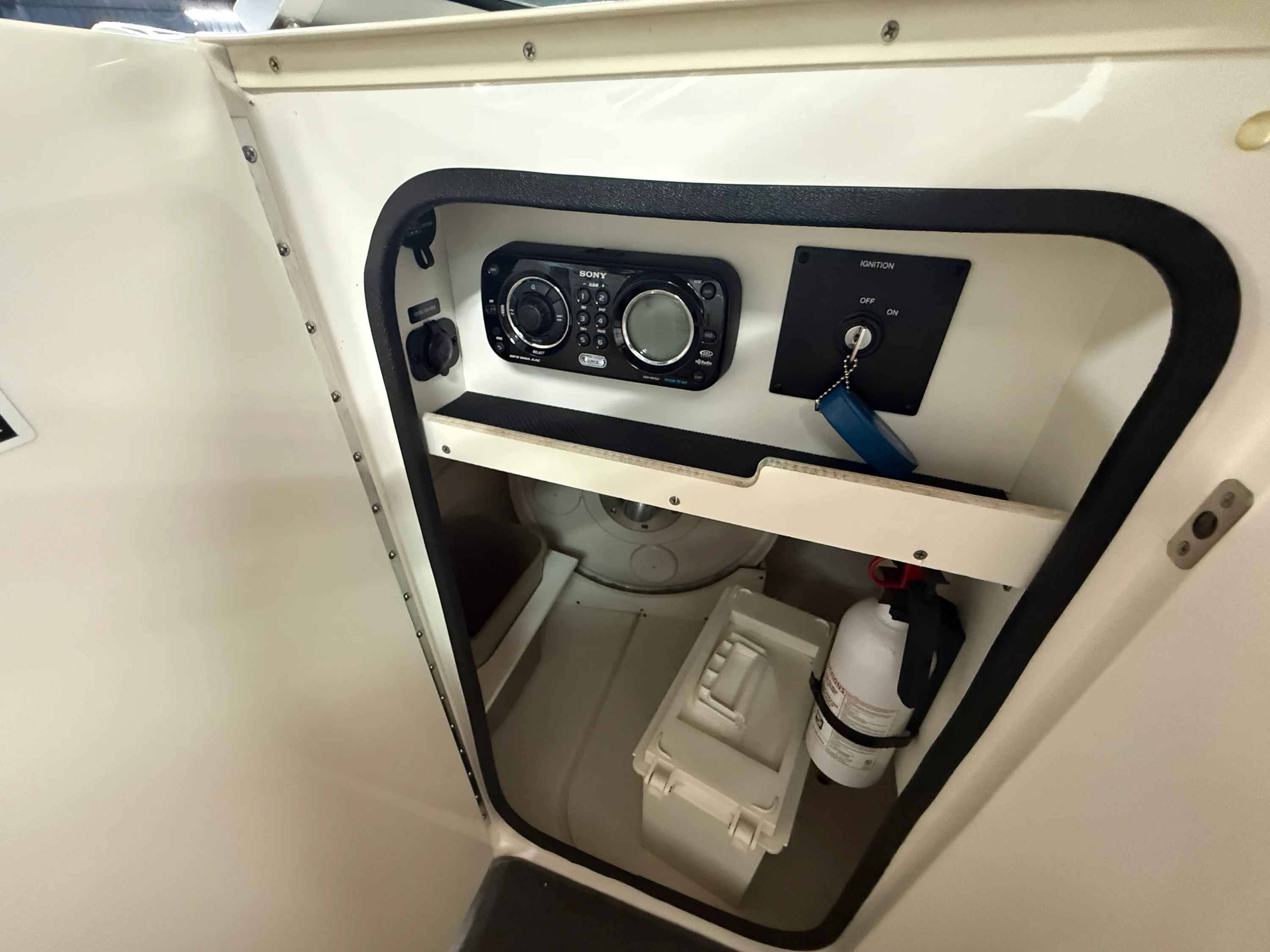 2012 Sea Ray 220 SD Image Thumbnail #79