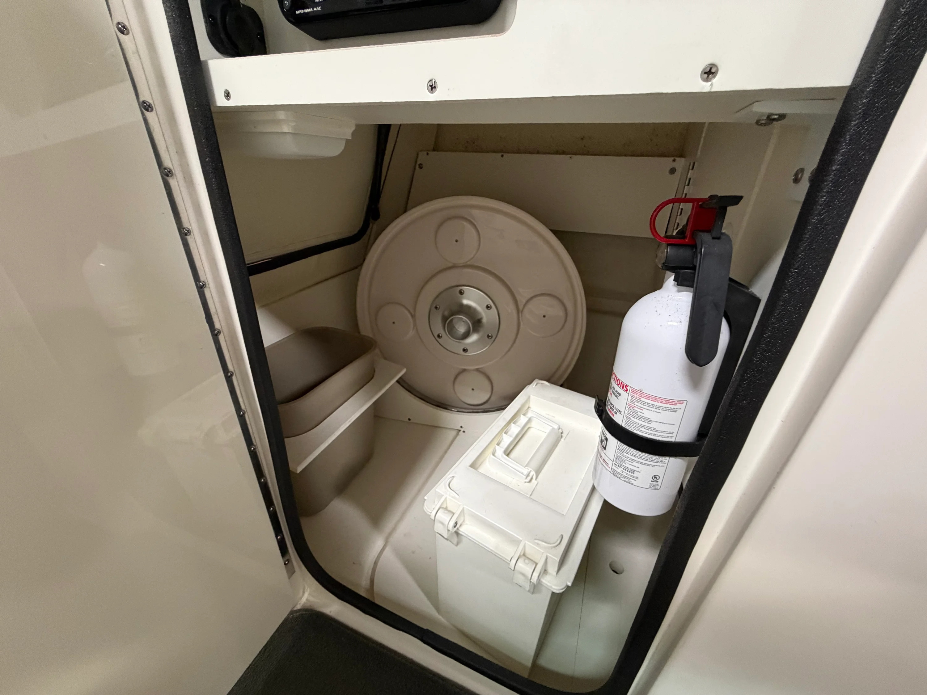 2012 Sea Ray 220 SD Image Thumbnail #37