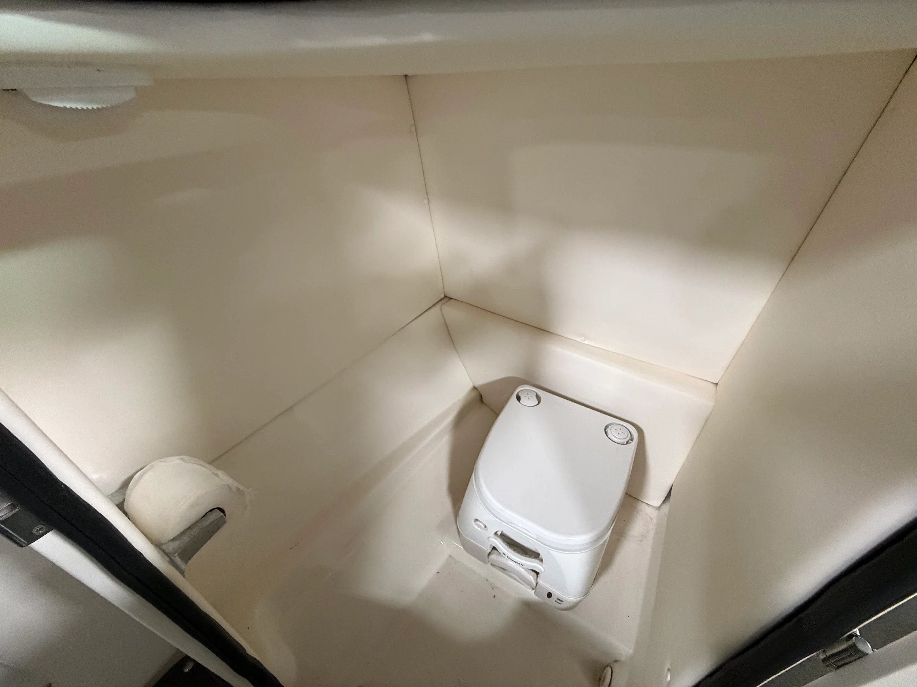 2012 Sea Ray 220 SD Image Thumbnail #24