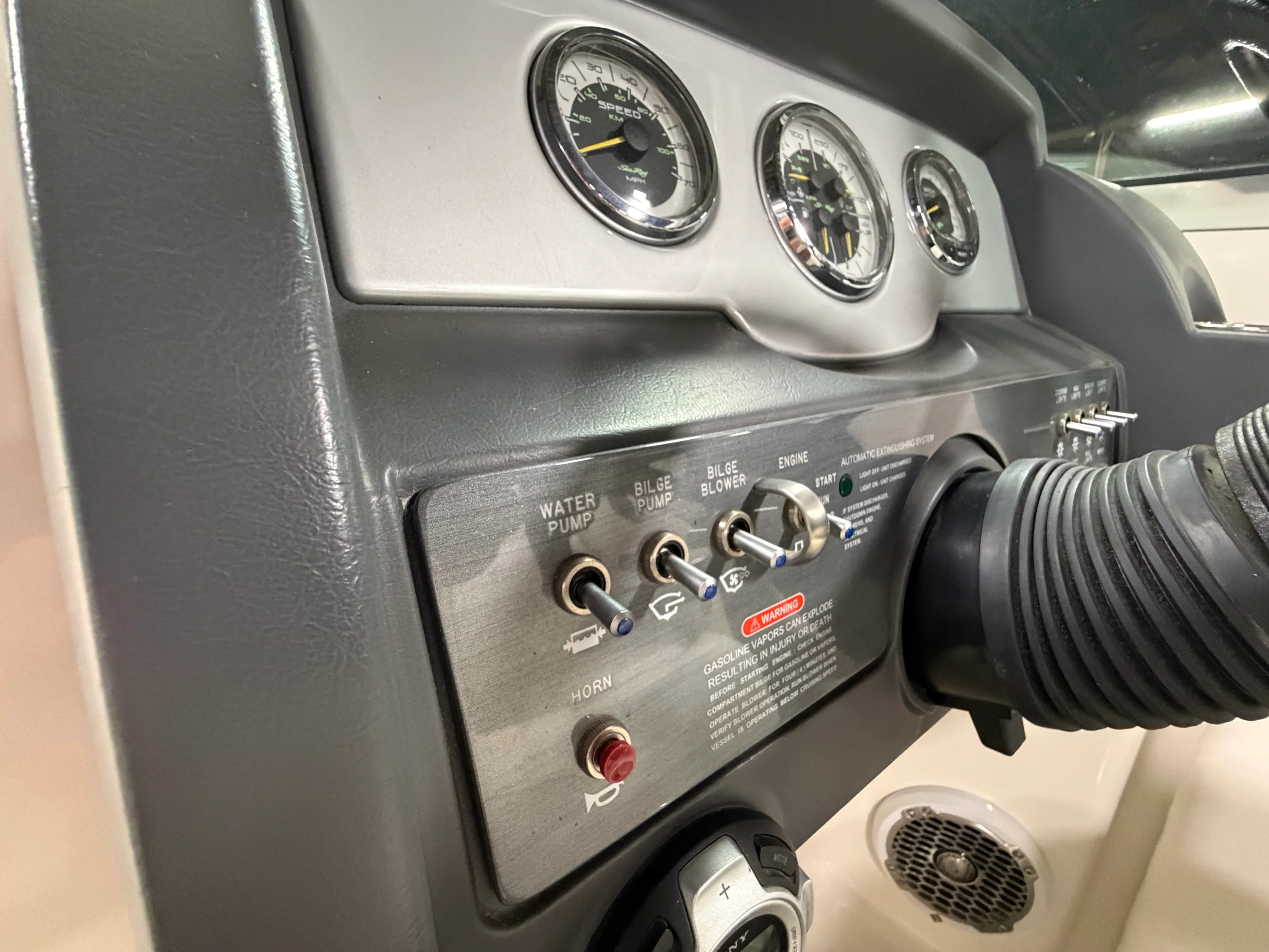 2012 Sea Ray 220 SD Image Thumbnail #16