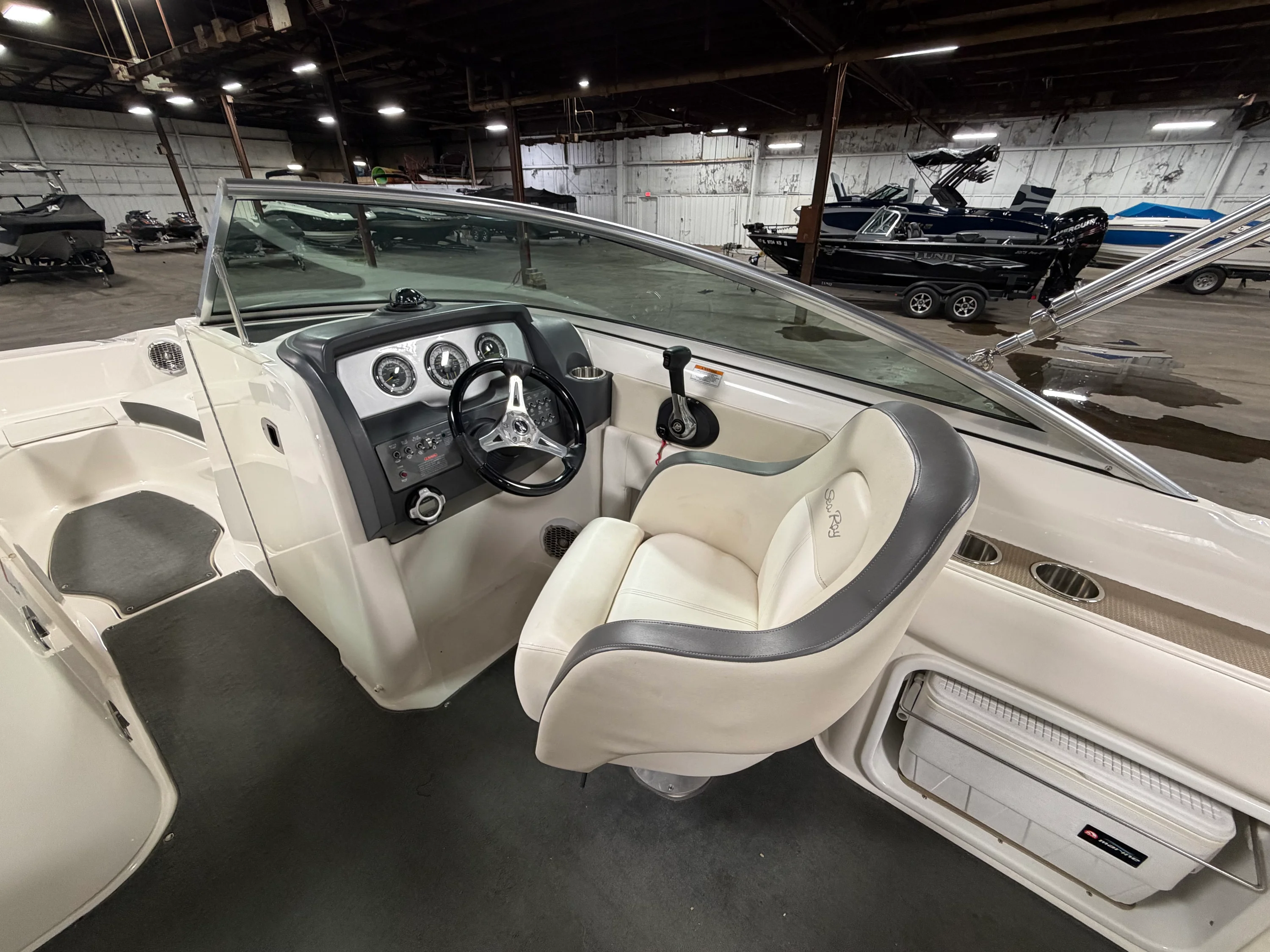 2012 Sea Ray 220 SD Image Thumbnail #12