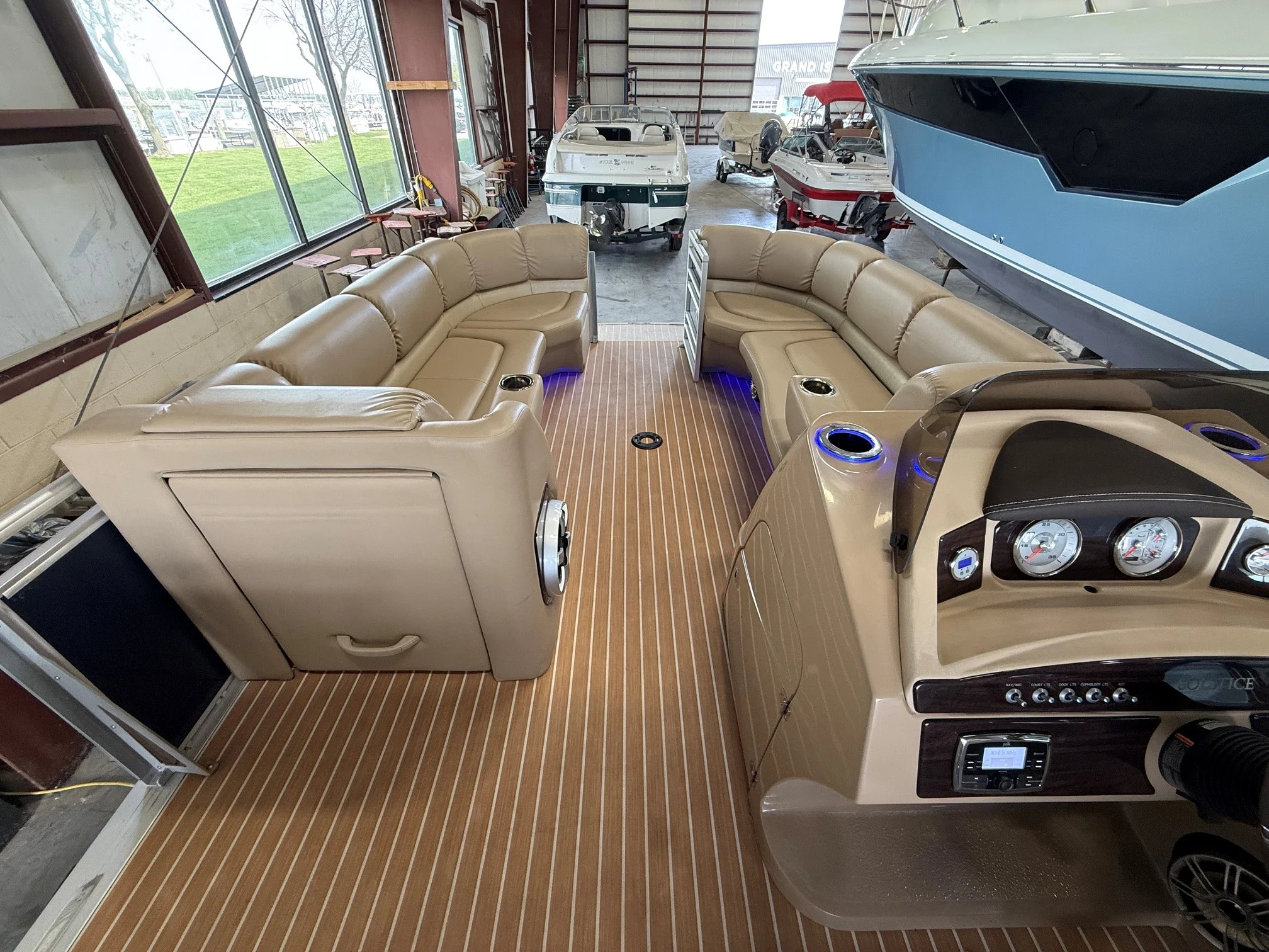 2015 Harris 240 SOLSTICE Image Thumbnail #9