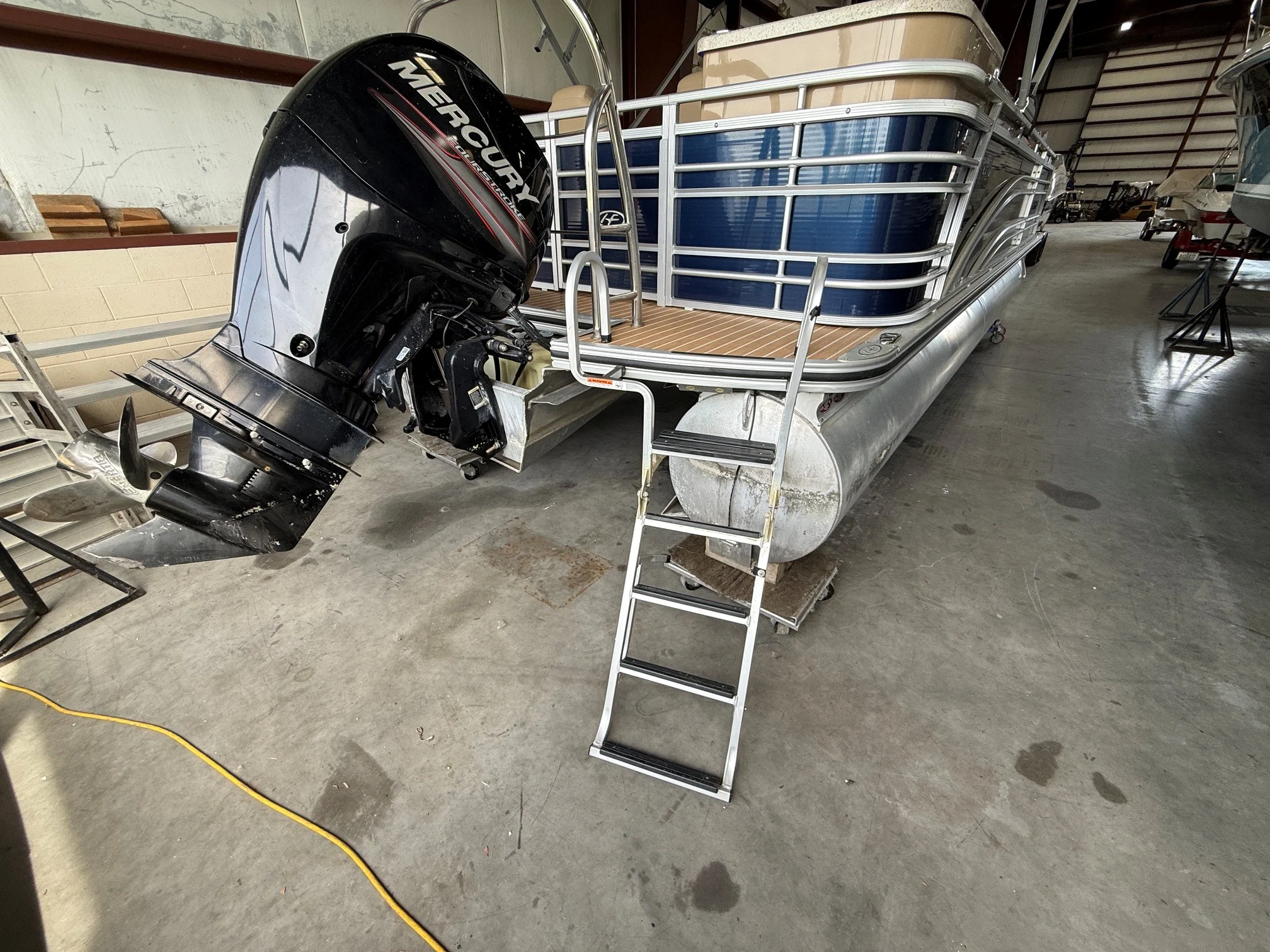 2015 Harris 240 SOLSTICE Image Thumbnail #3