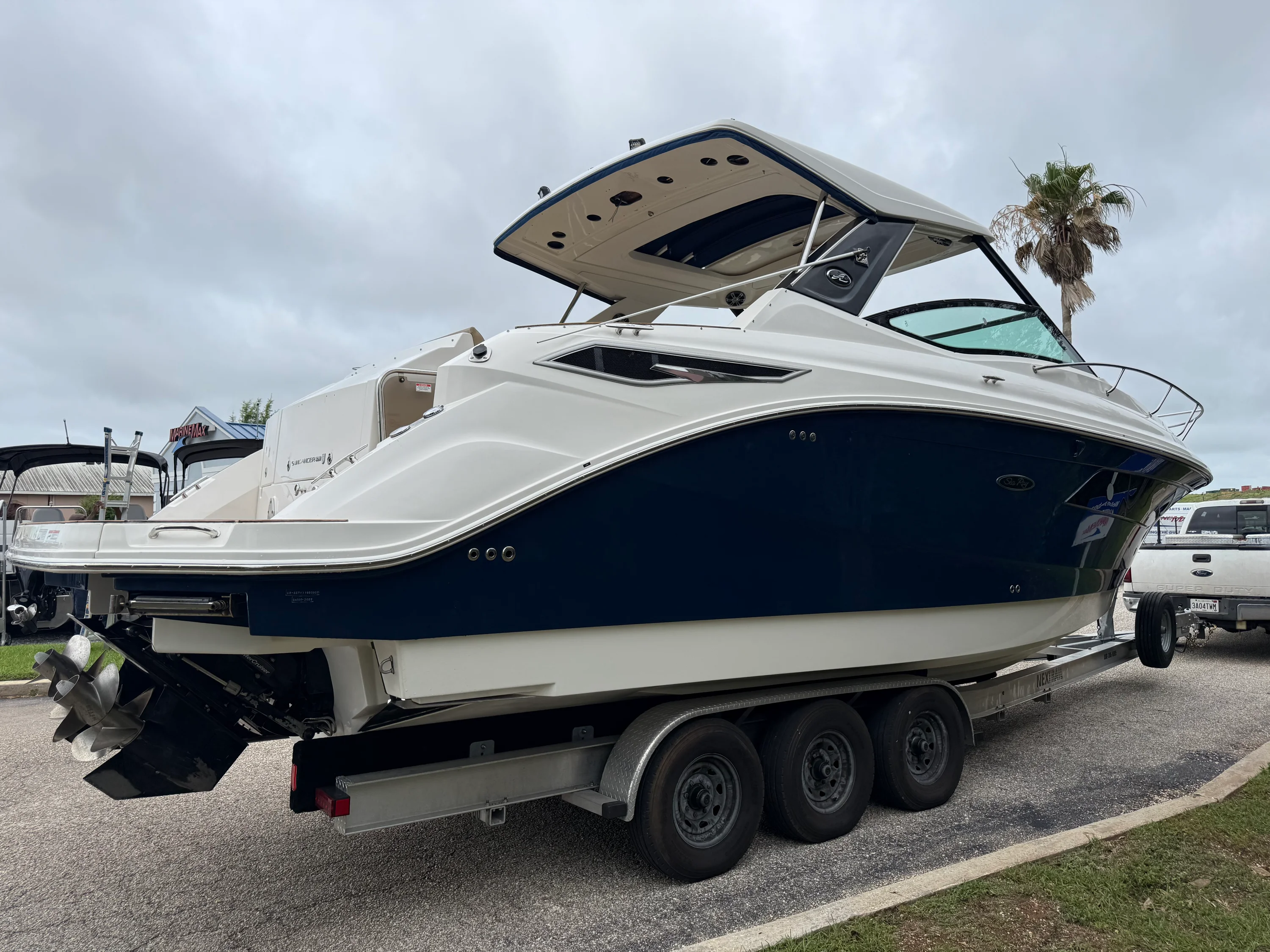 2020 Sea Ray 320 SUNDANCER Image Thumbnail #12