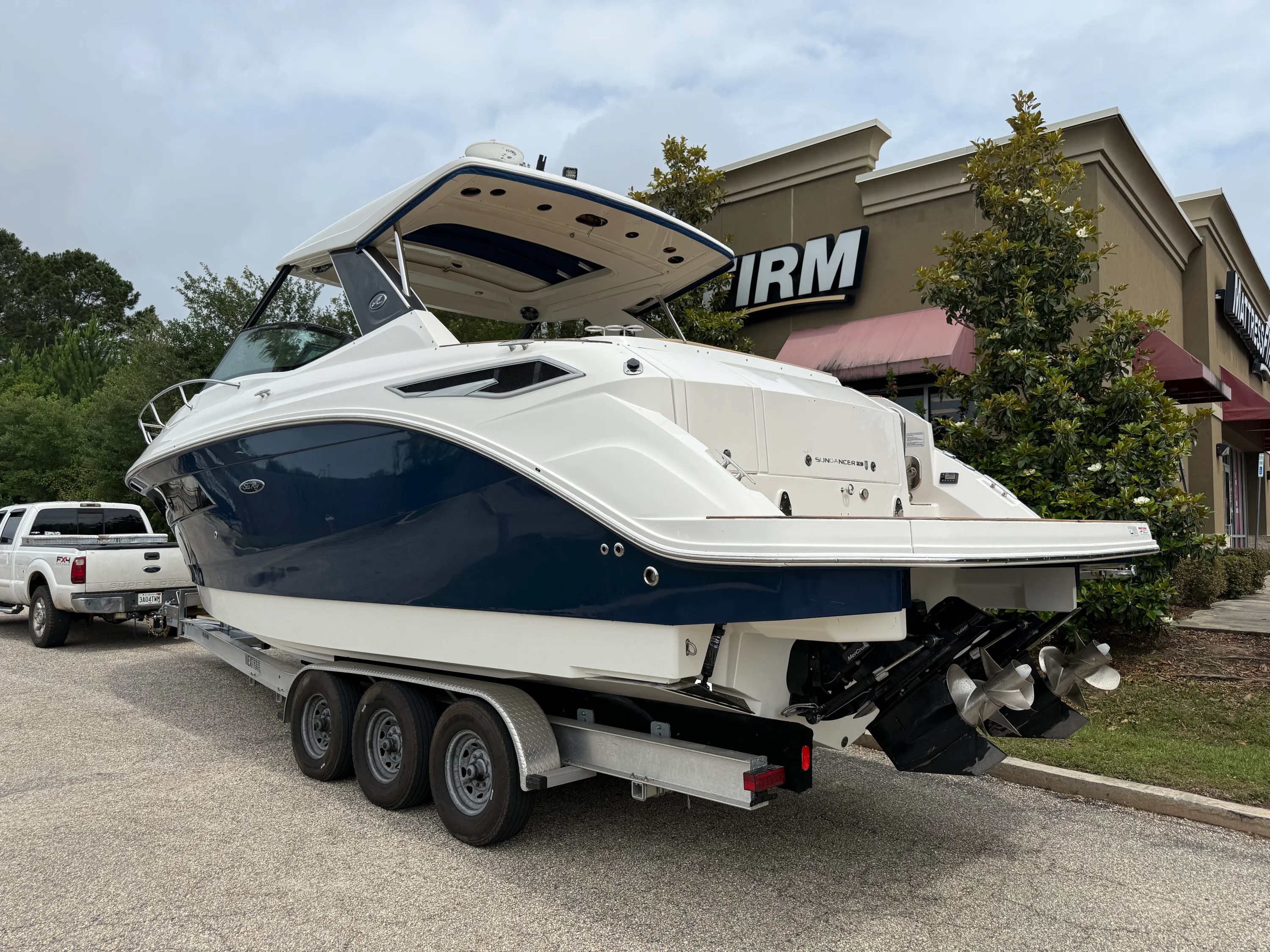 2020 Sea Ray 320 SUNDANCER Image Thumbnail #10