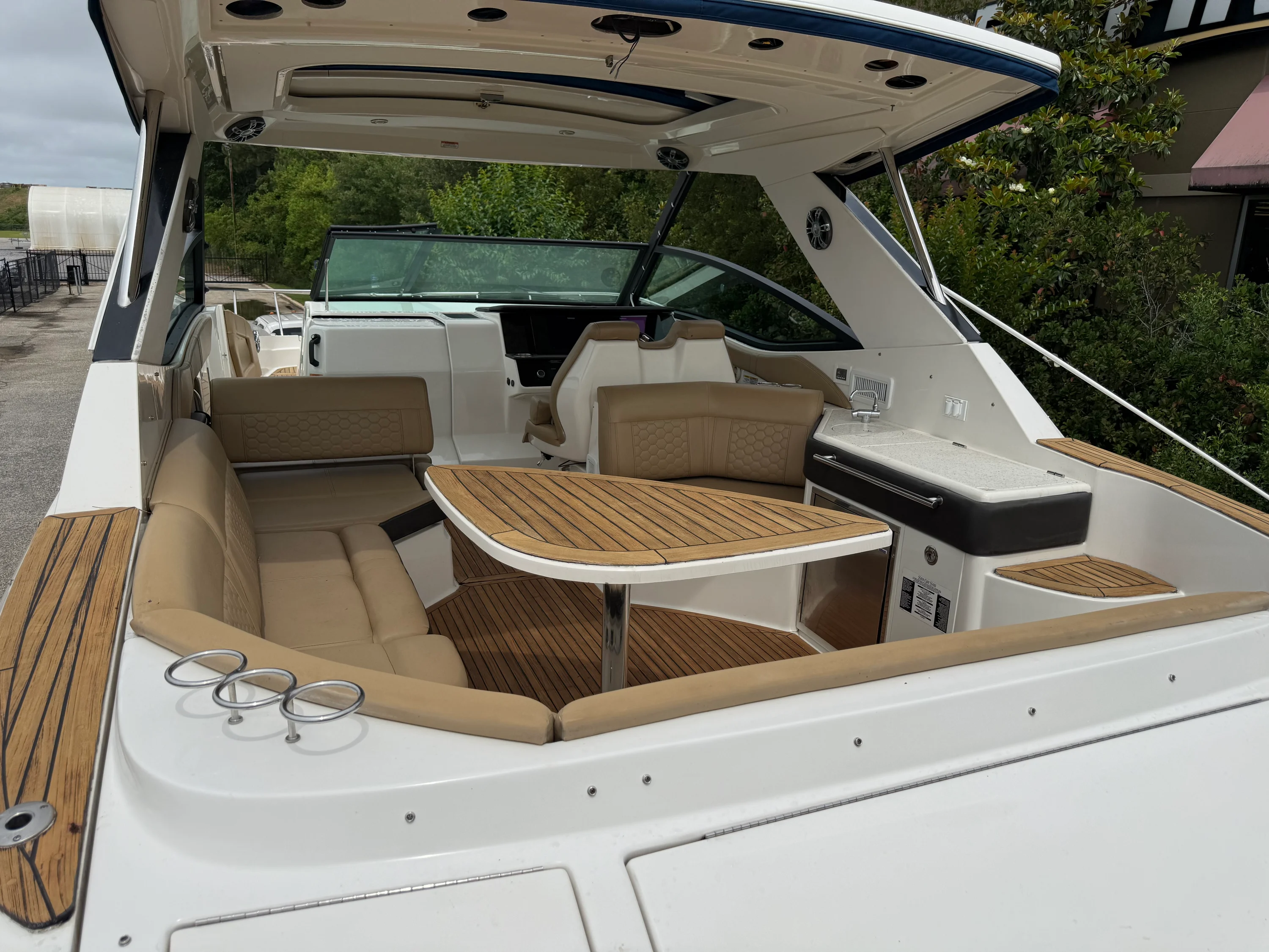 2020 Sea Ray 320 SUNDANCER Image Thumbnail #30