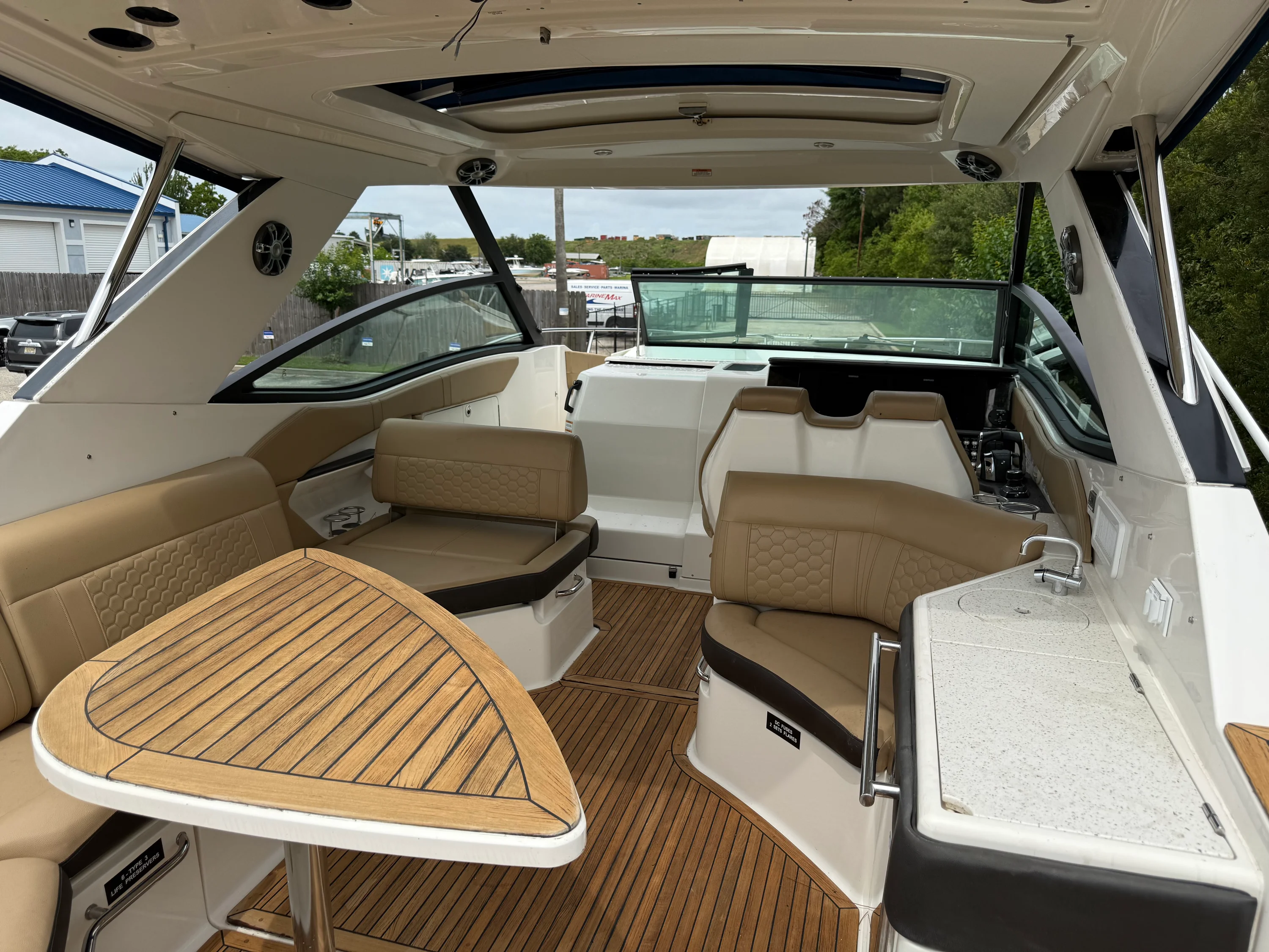 2020 Sea Ray 320 SUNDANCER Image Thumbnail #32